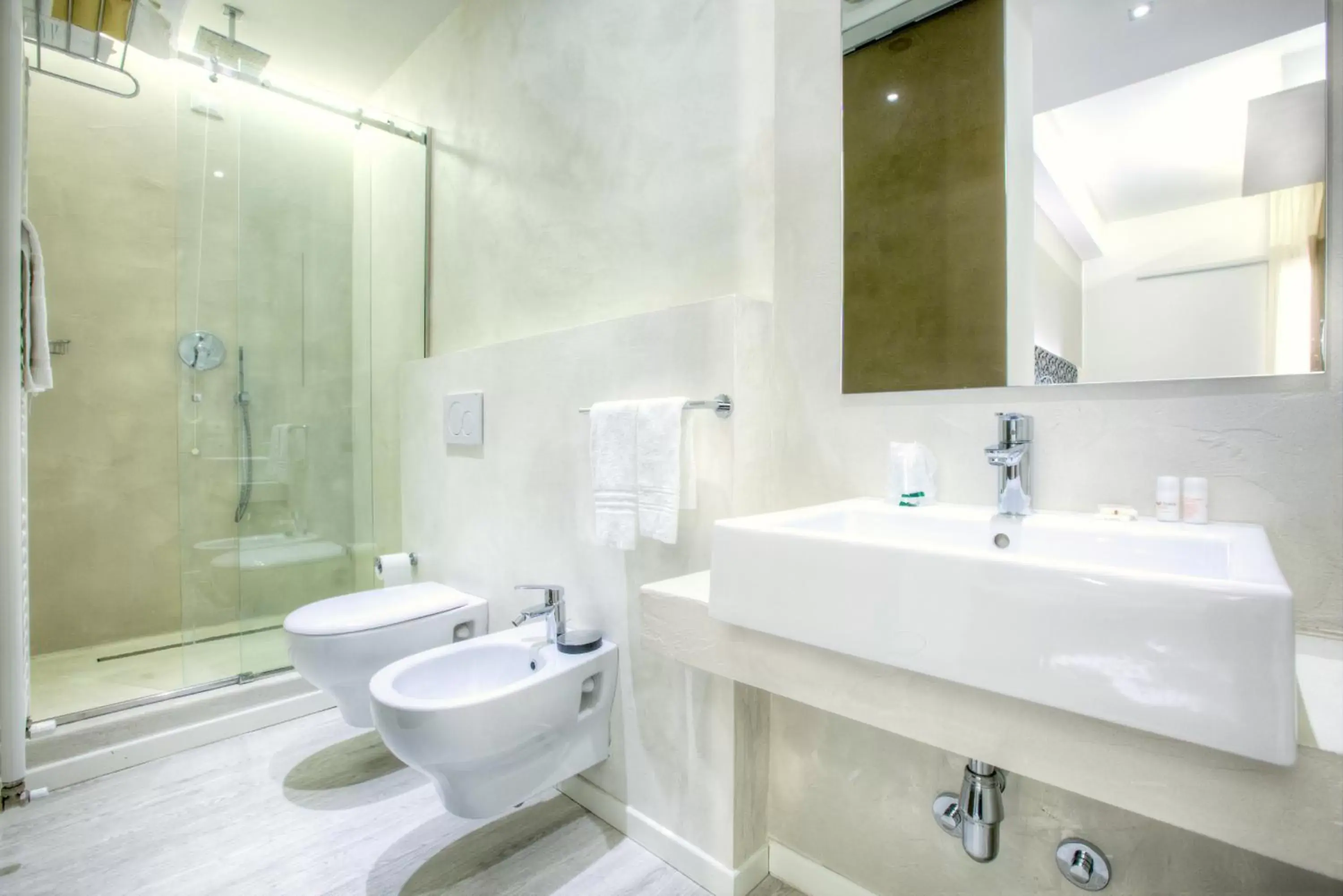 Shower, Bathroom in Hotel Boemia