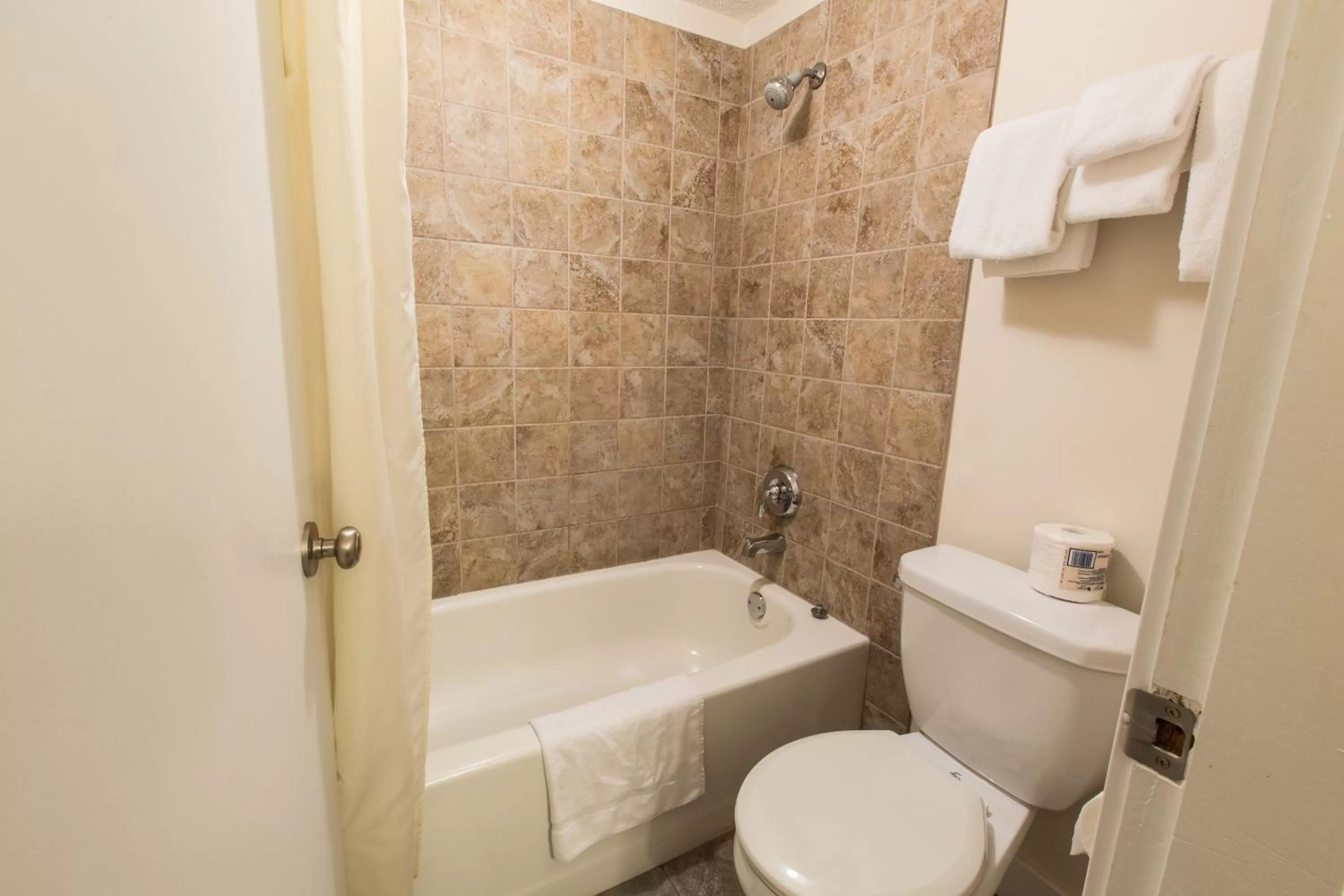 Bathroom in Grandview Motel