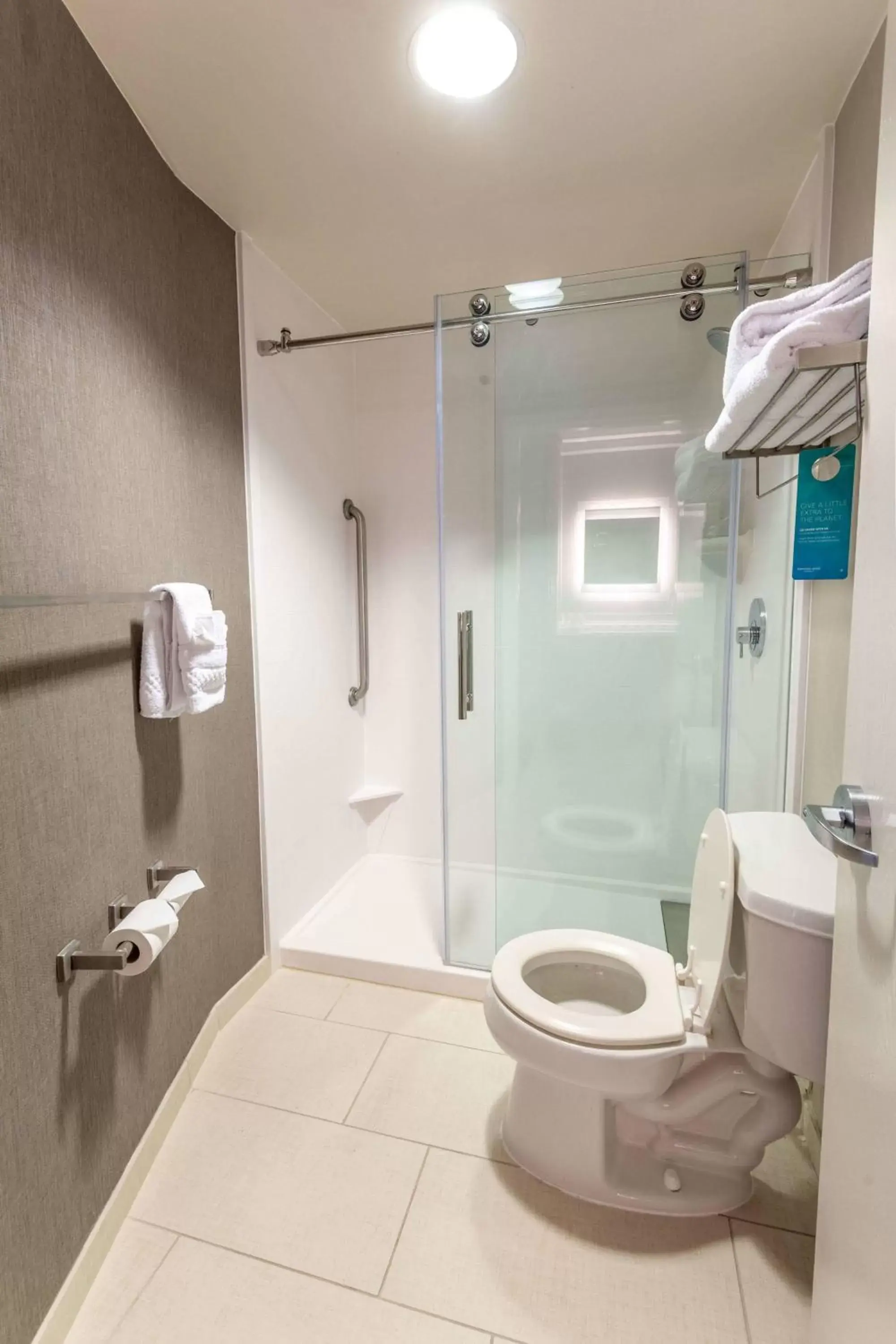 Bathroom in SpringHill Suites Columbus Airport Gahanna
