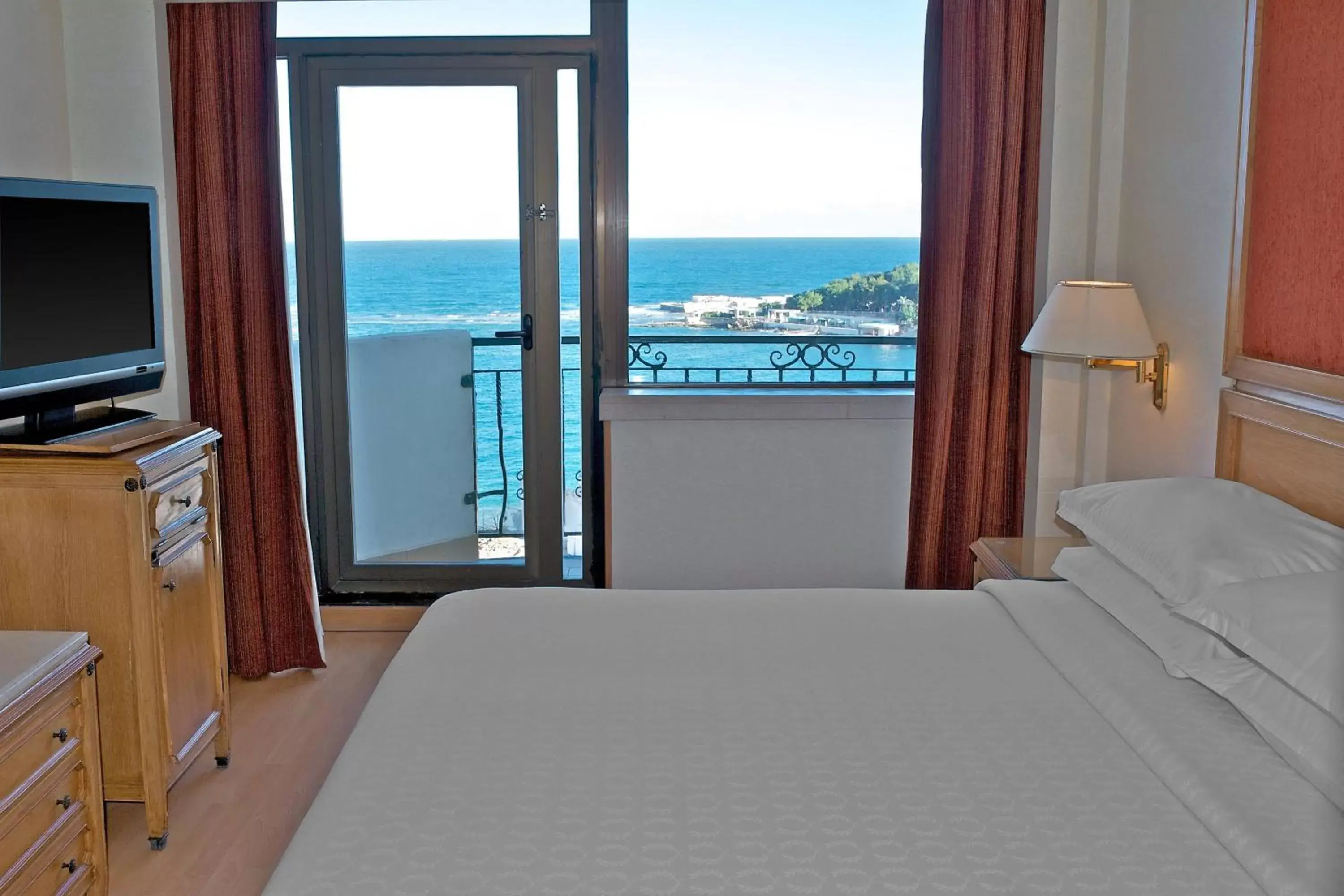 Bedroom, Sea View in Sheraton Montazah Hotel