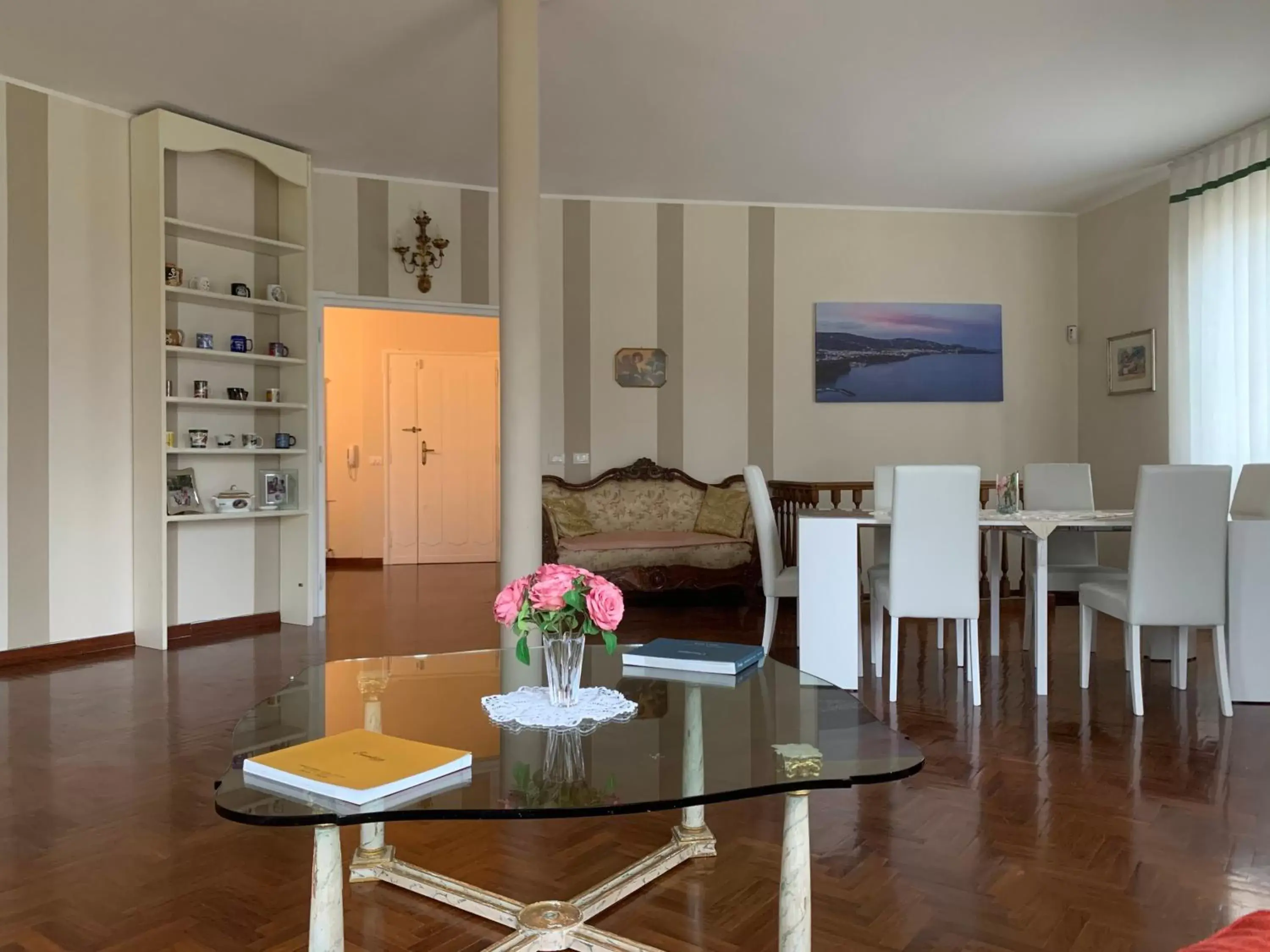 Living room, Dining Area in Villa Mase
