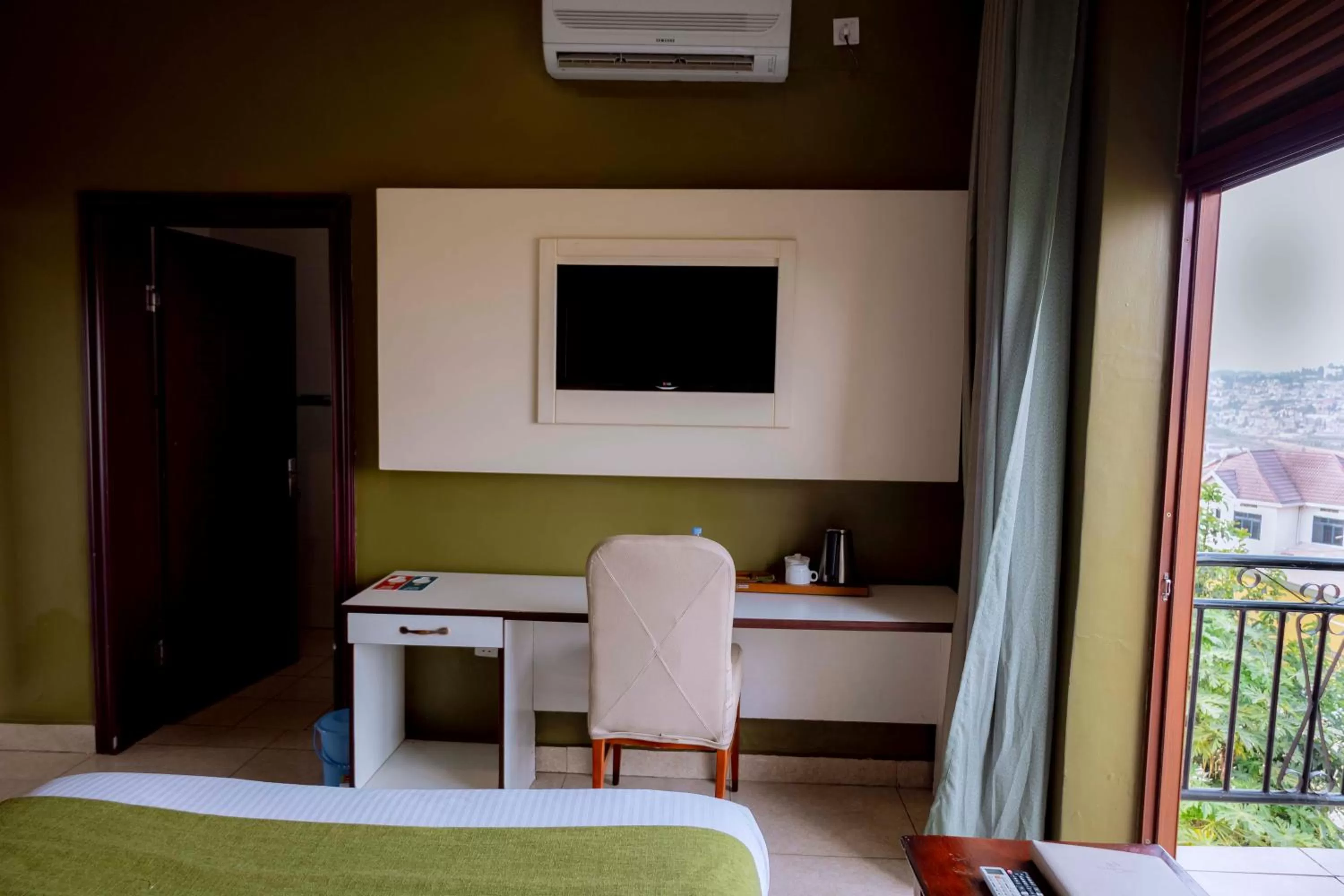 TV and multimedia in Legend Boutique Hotel