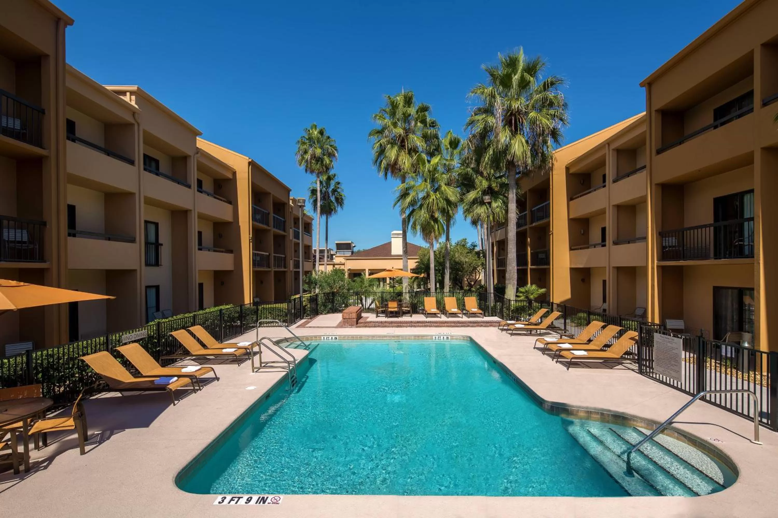 Courtyard Melbourne West