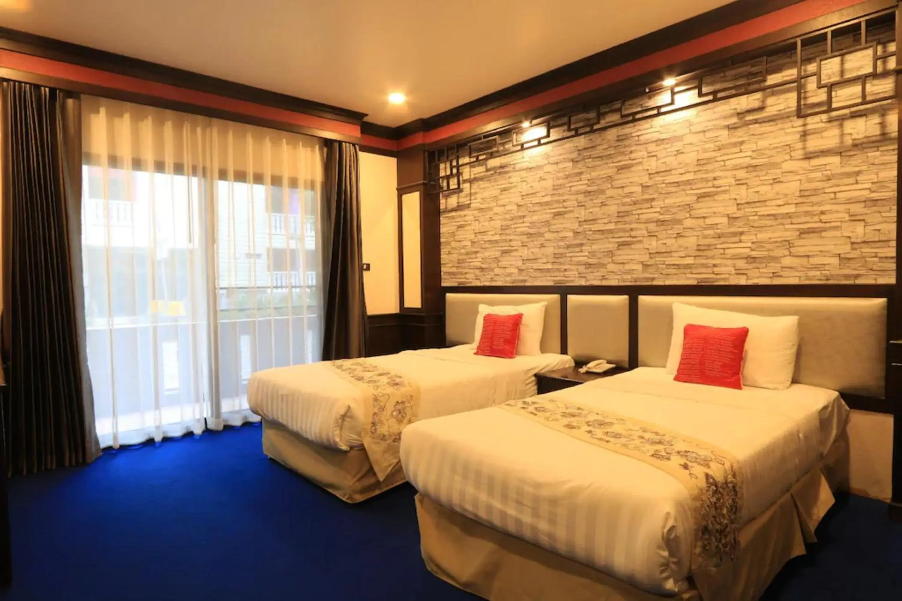 Bedroom, Bed in Nim Hotel