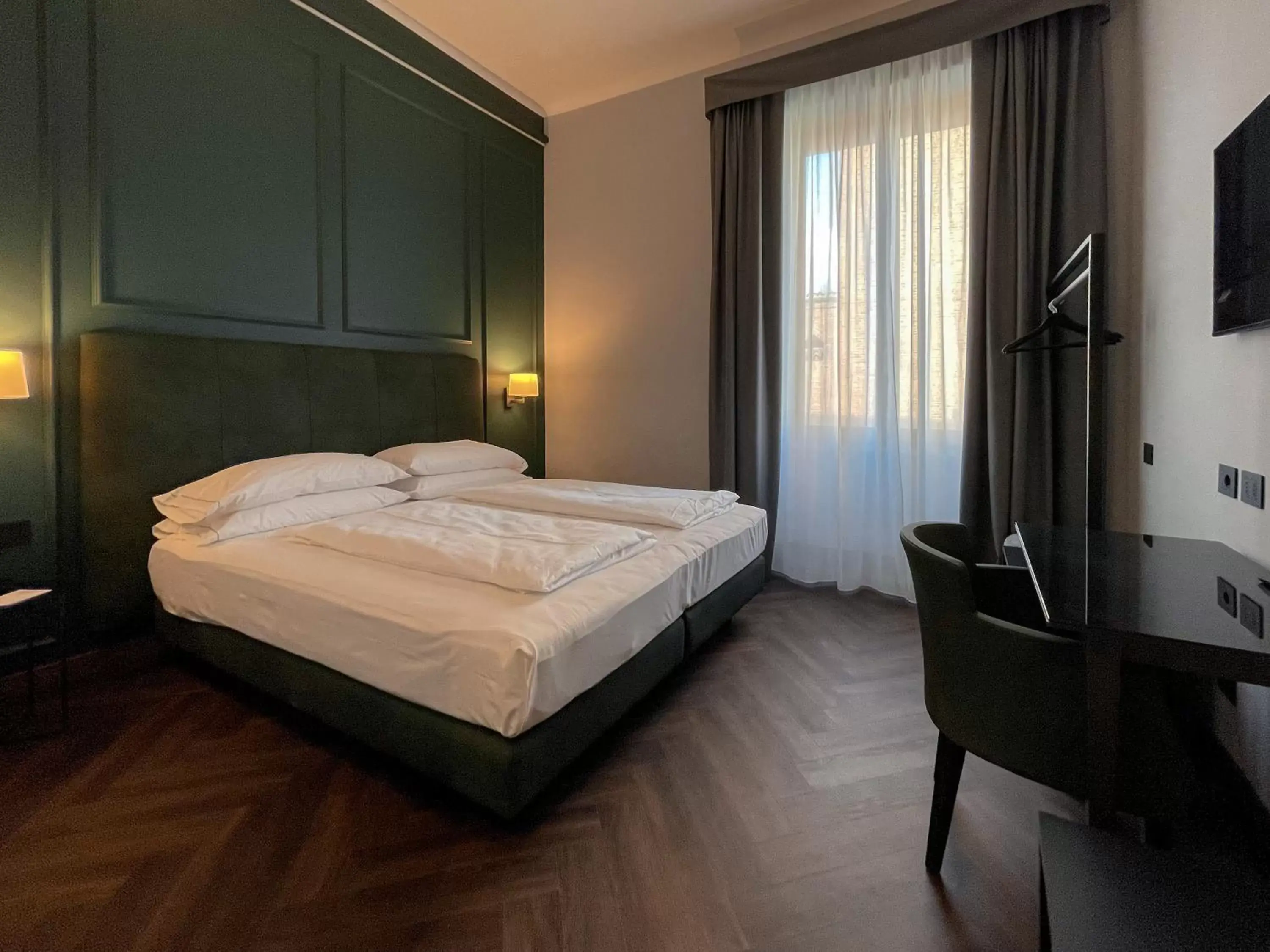 Photo of the whole room, Bed in Hotel Impero