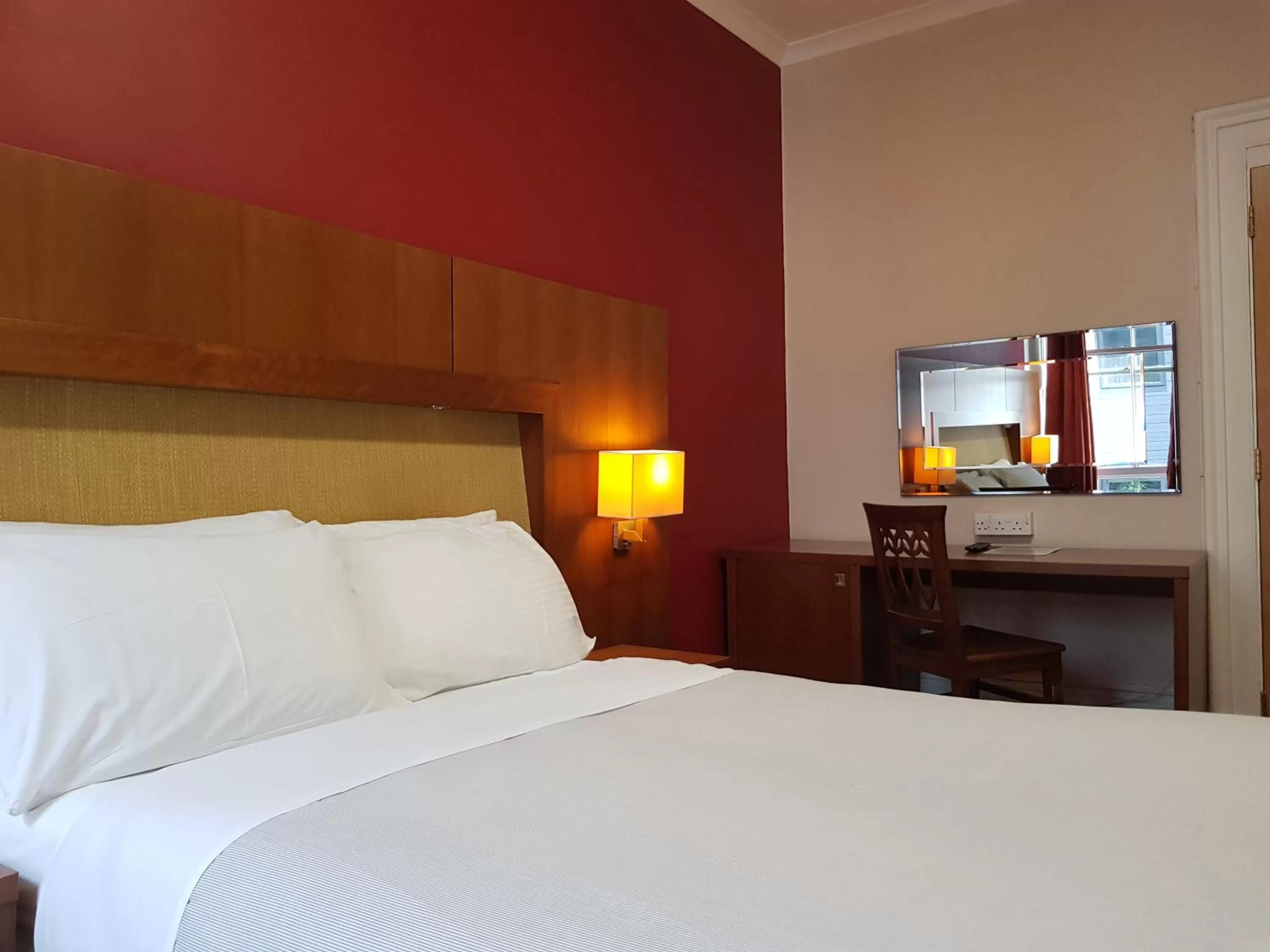 Bed in Aberdeen House