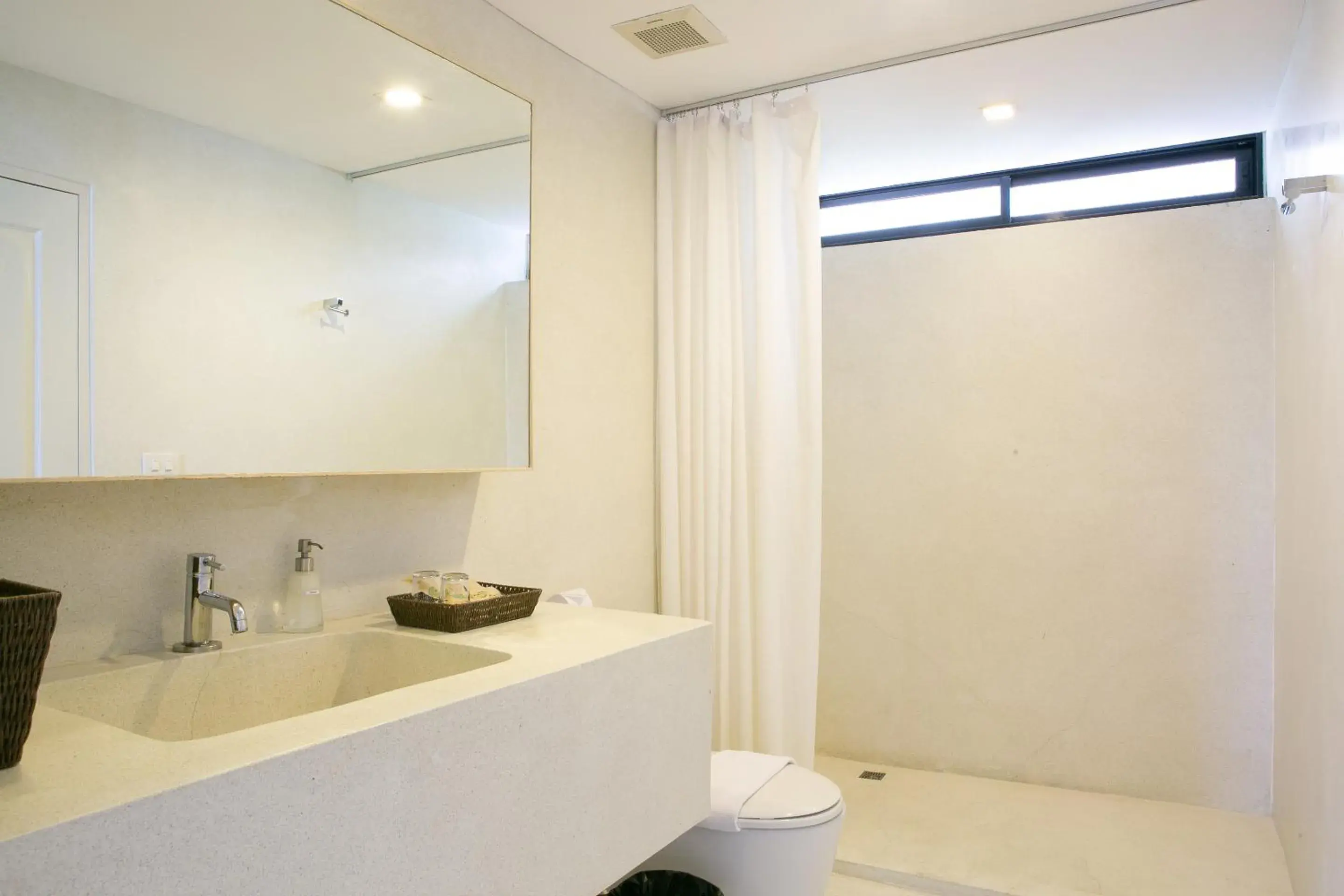 Bathroom, Kitchen/Kitchenette in The Silver Palm Wellness Resort