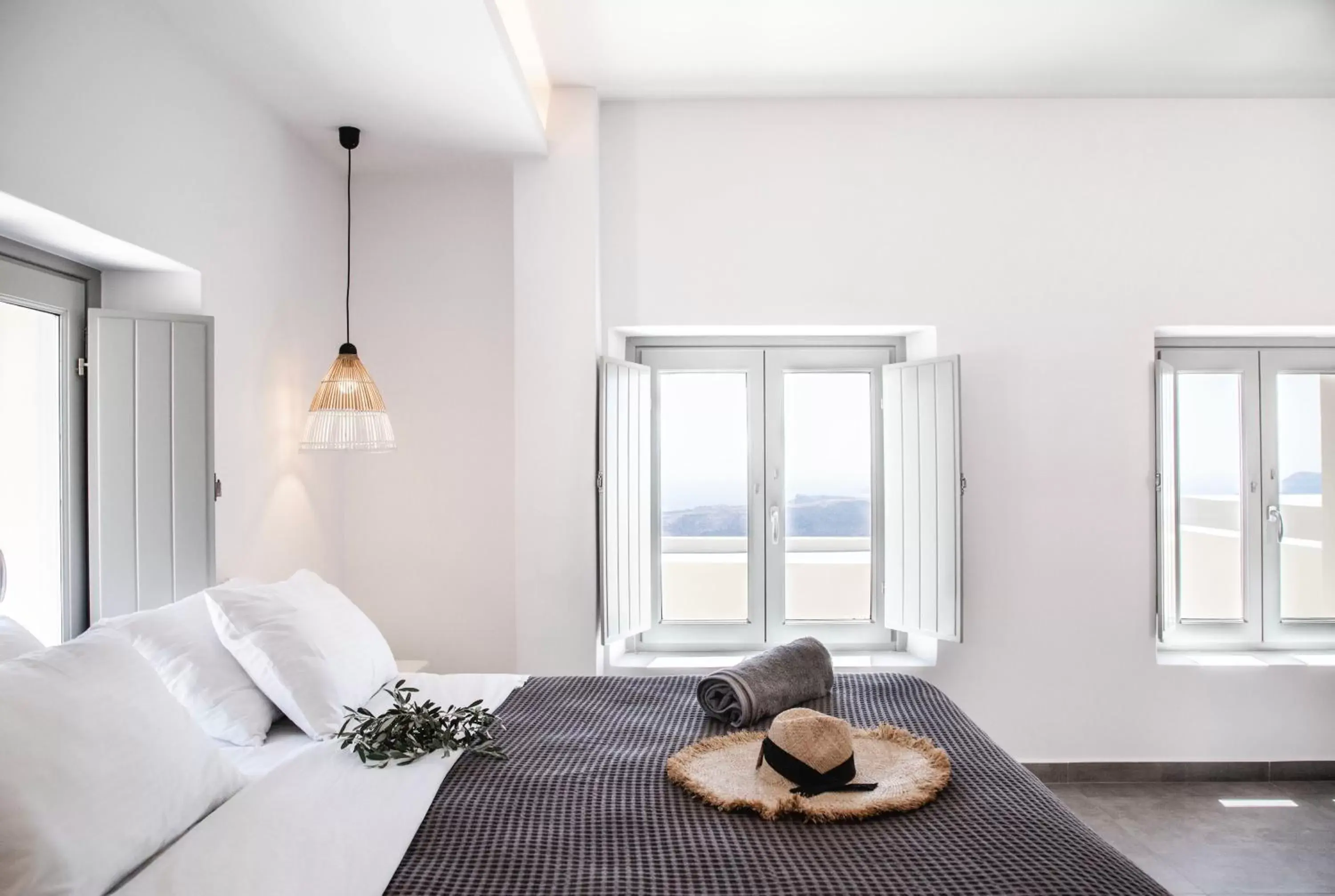 Bed in Caldera Cliff Illusion Bed in Caldera Cliff Illusion