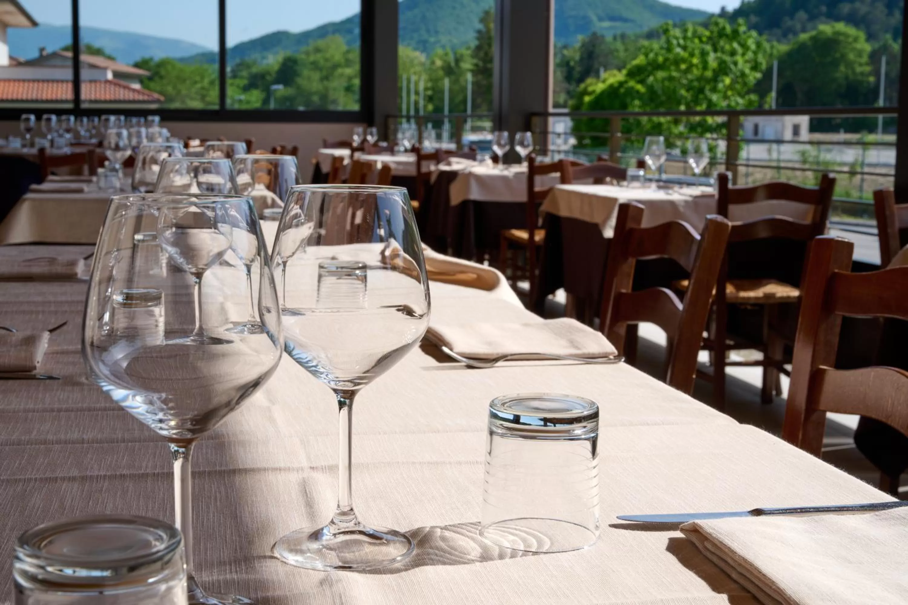 Restaurant/places to eat in Albergo Shine