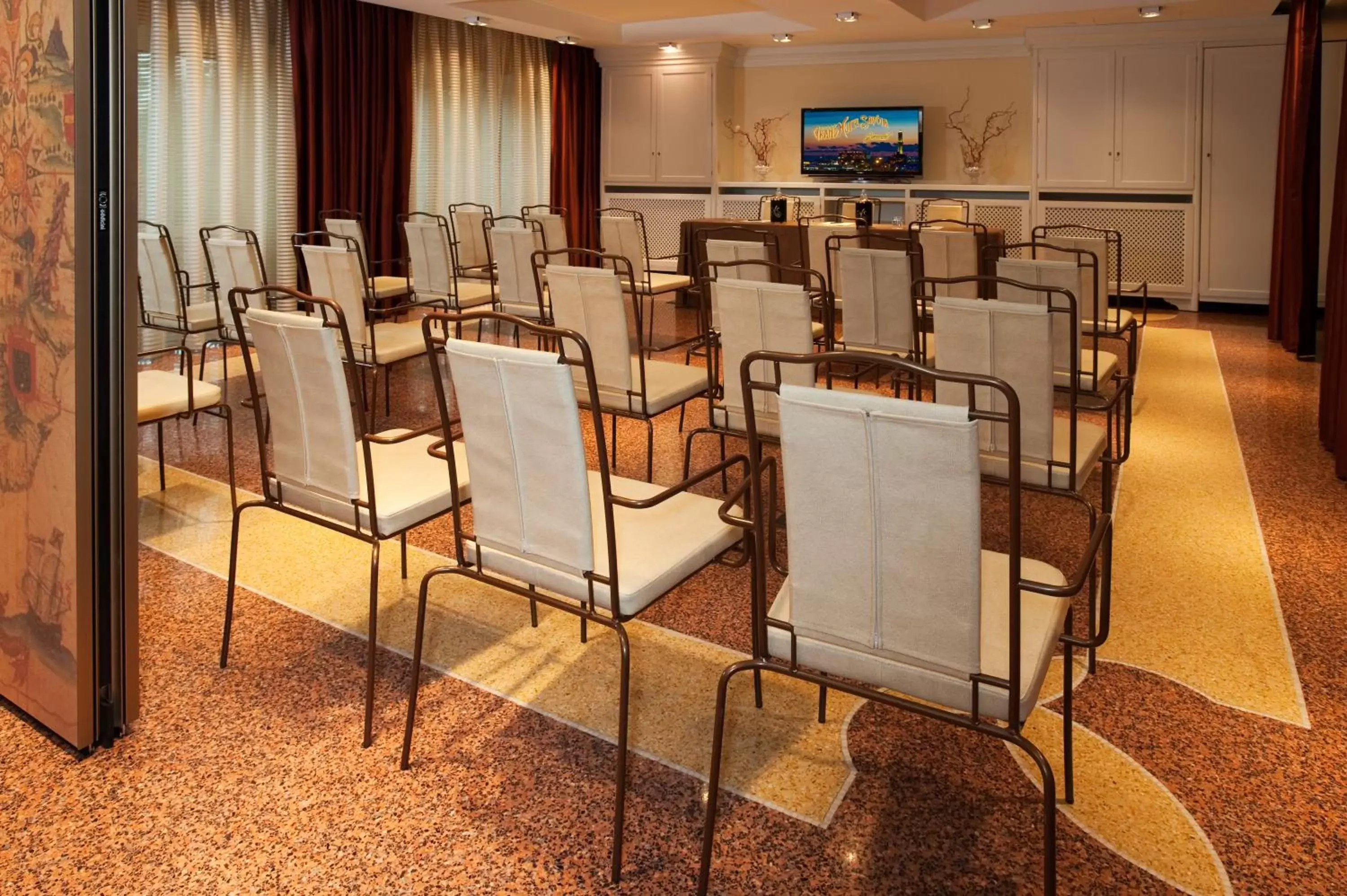 Business facilities in Grand Hotel Savoia