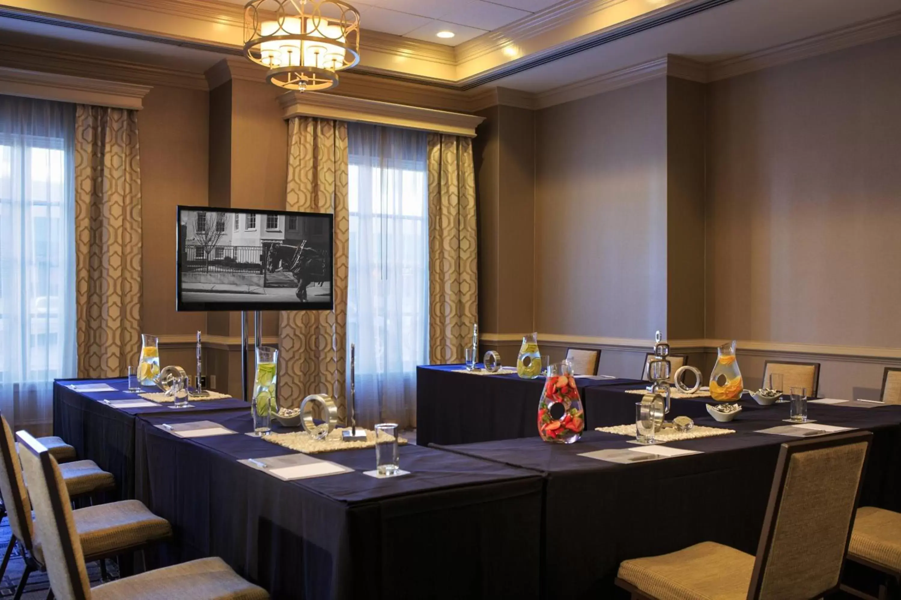 Meeting/conference room, Restaurant/Places to Eat in The Lindy Renaissance Charleston Hotel