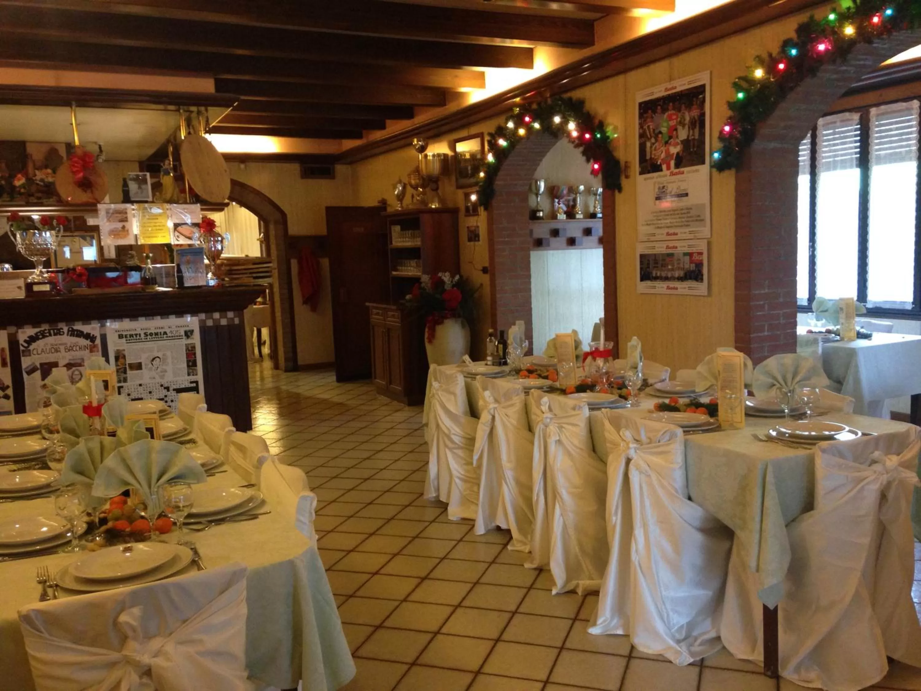 Dining area in Hotel Pizzeria Ristorante "Al Leone"