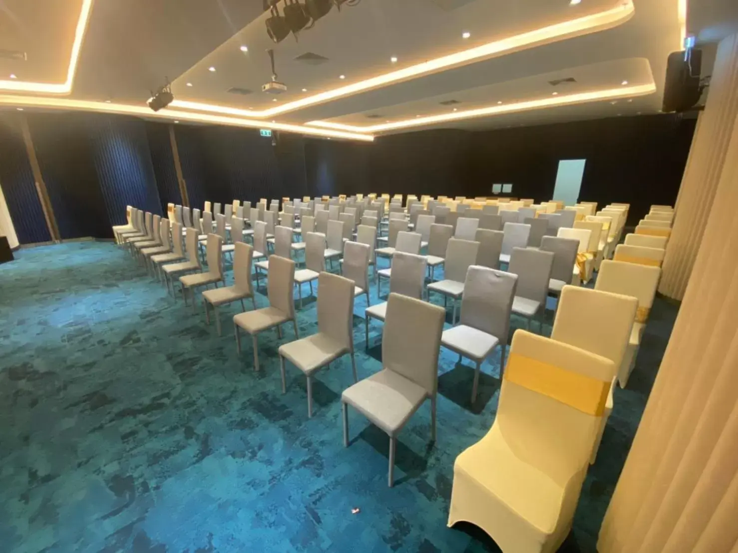 Meeting/conference room in iSanook Resort & Suites Hua Hin