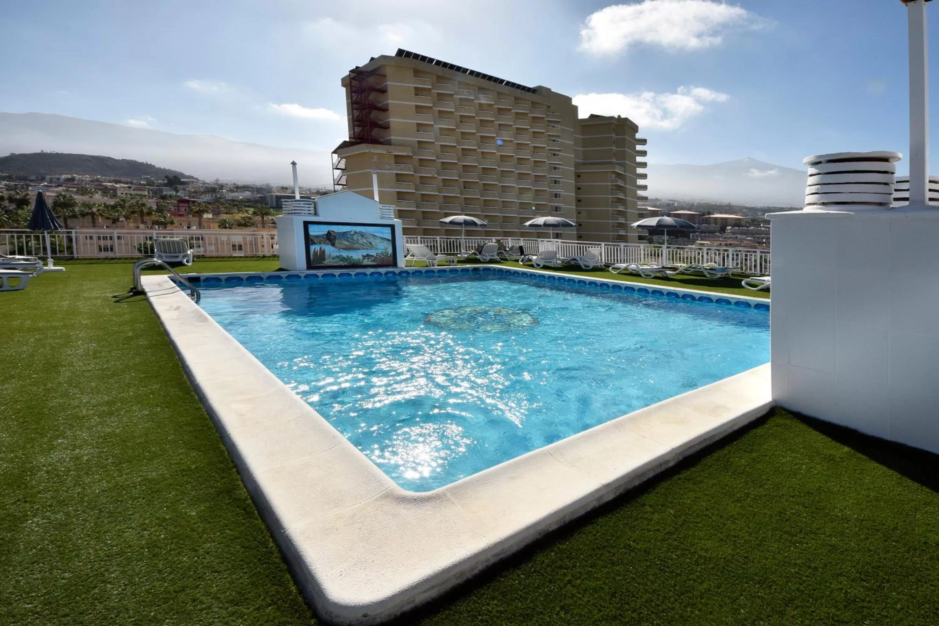 Swimming pool in Skyview Hotel Tenerife