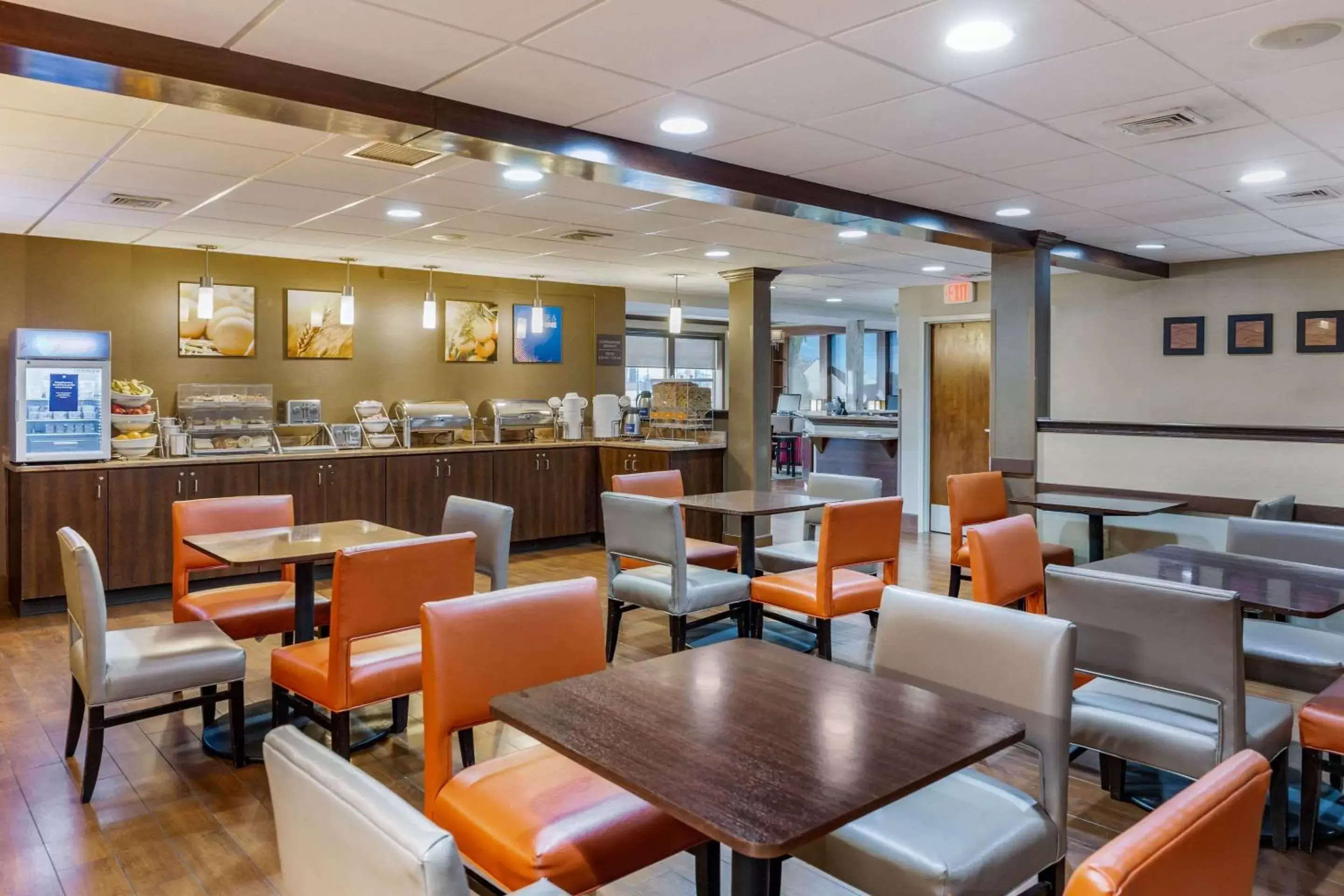 Restaurant/Places to Eat in Comfort Inn Lancaster at Rockvale