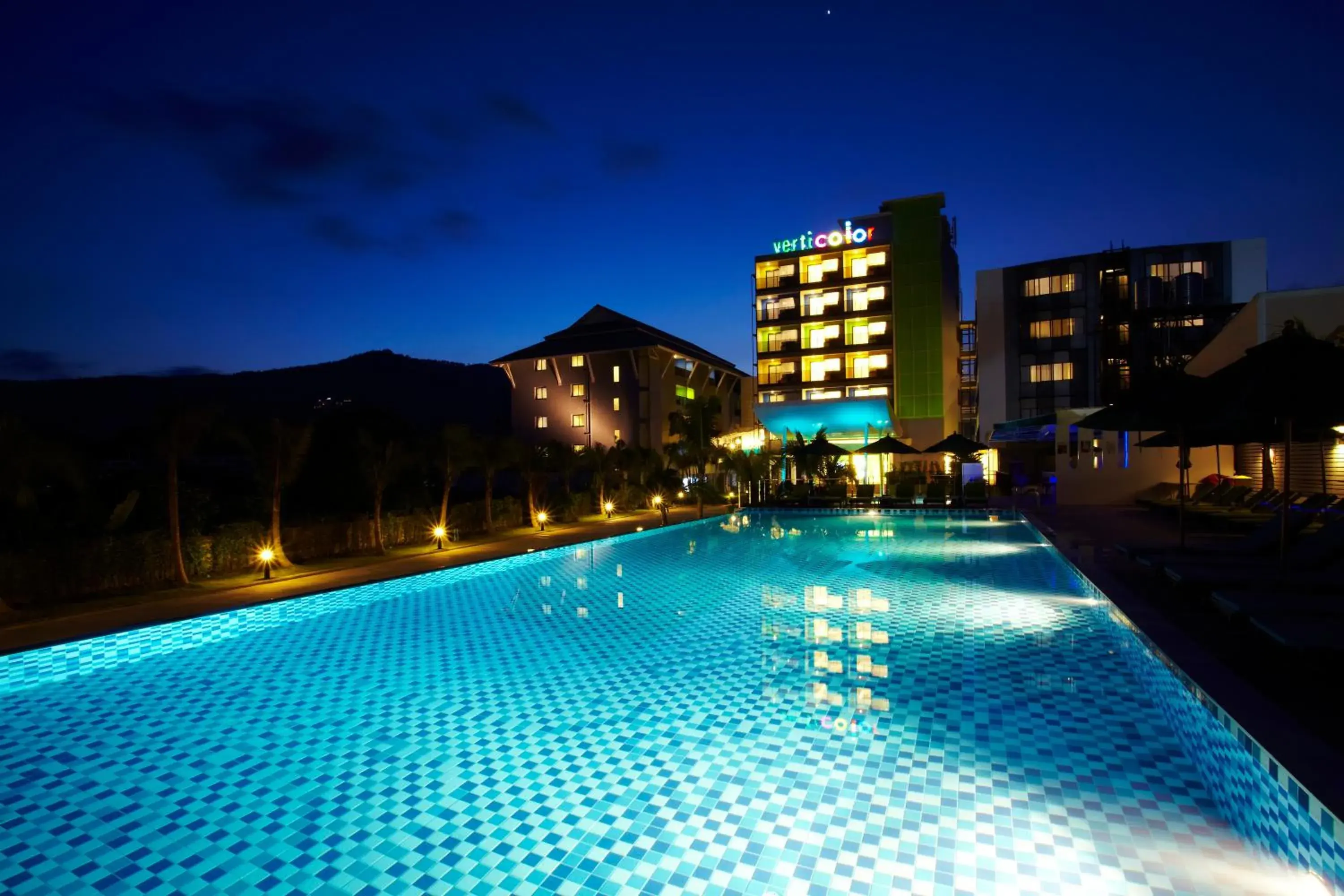 Property building, Swimming Pool in Samui Verticolor