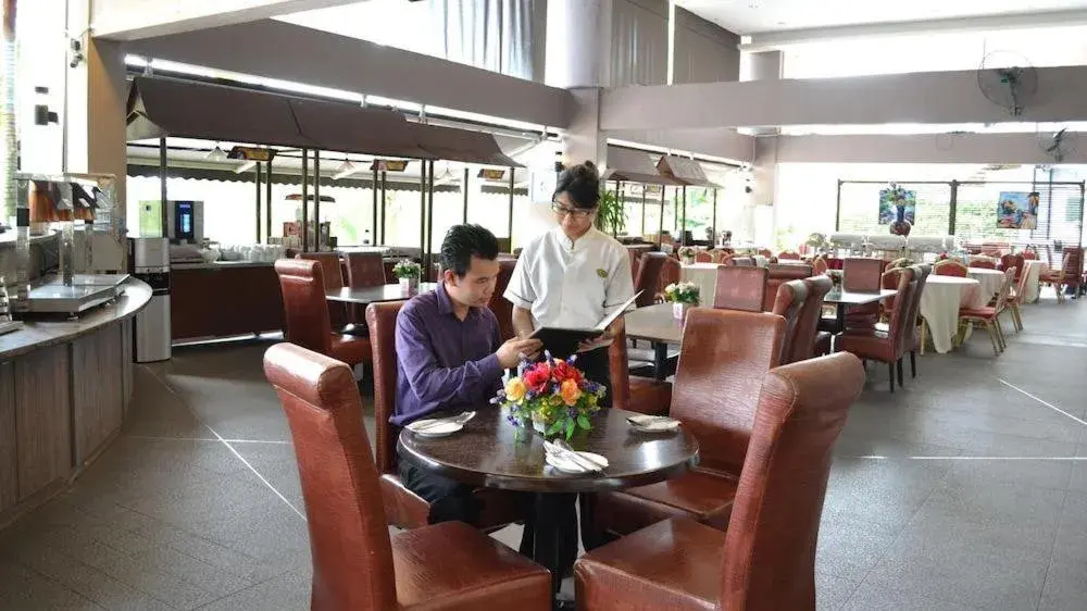 Restaurant/Places to Eat in Amansari Residence Resort