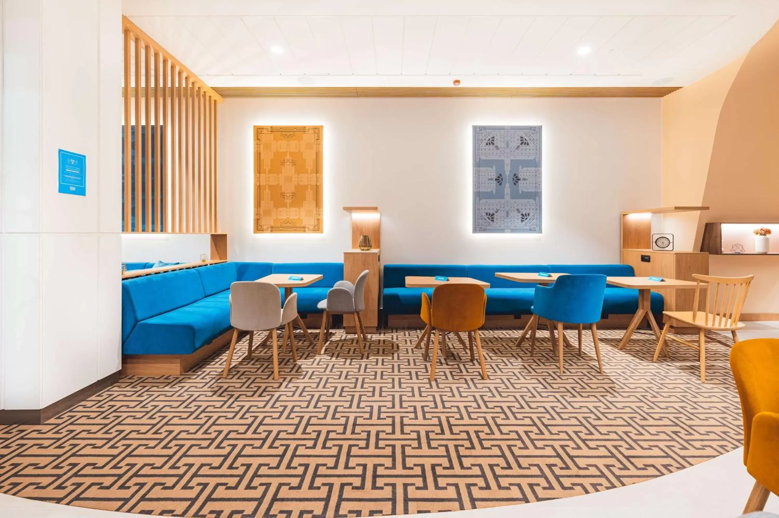 Lobby or reception in Hampton By Hilton Warsaw Reduta