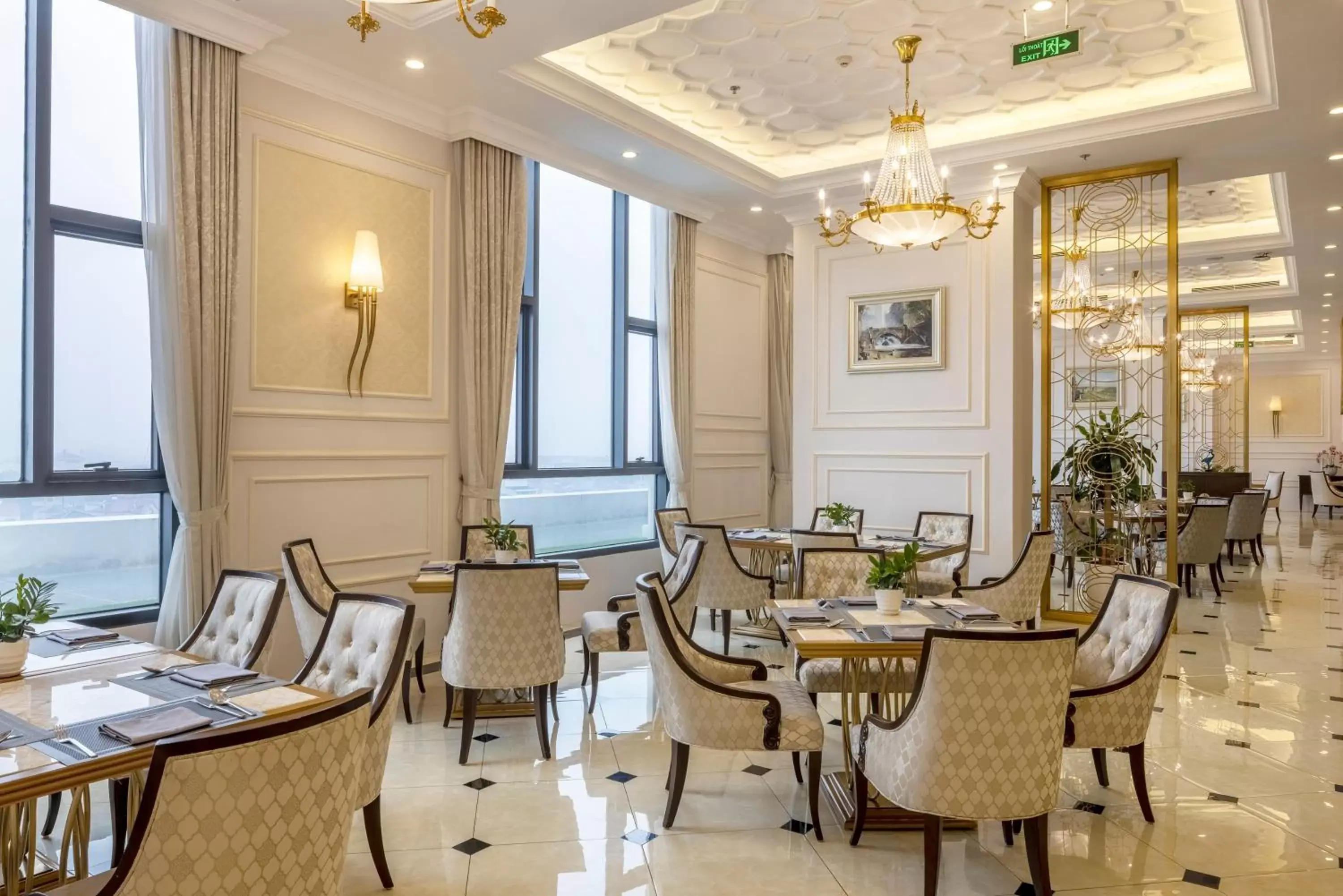 Lounge or bar in Meliá Vinpearl Phu Ly Lounge or bar in Meliá Vinpearl Phu Ly