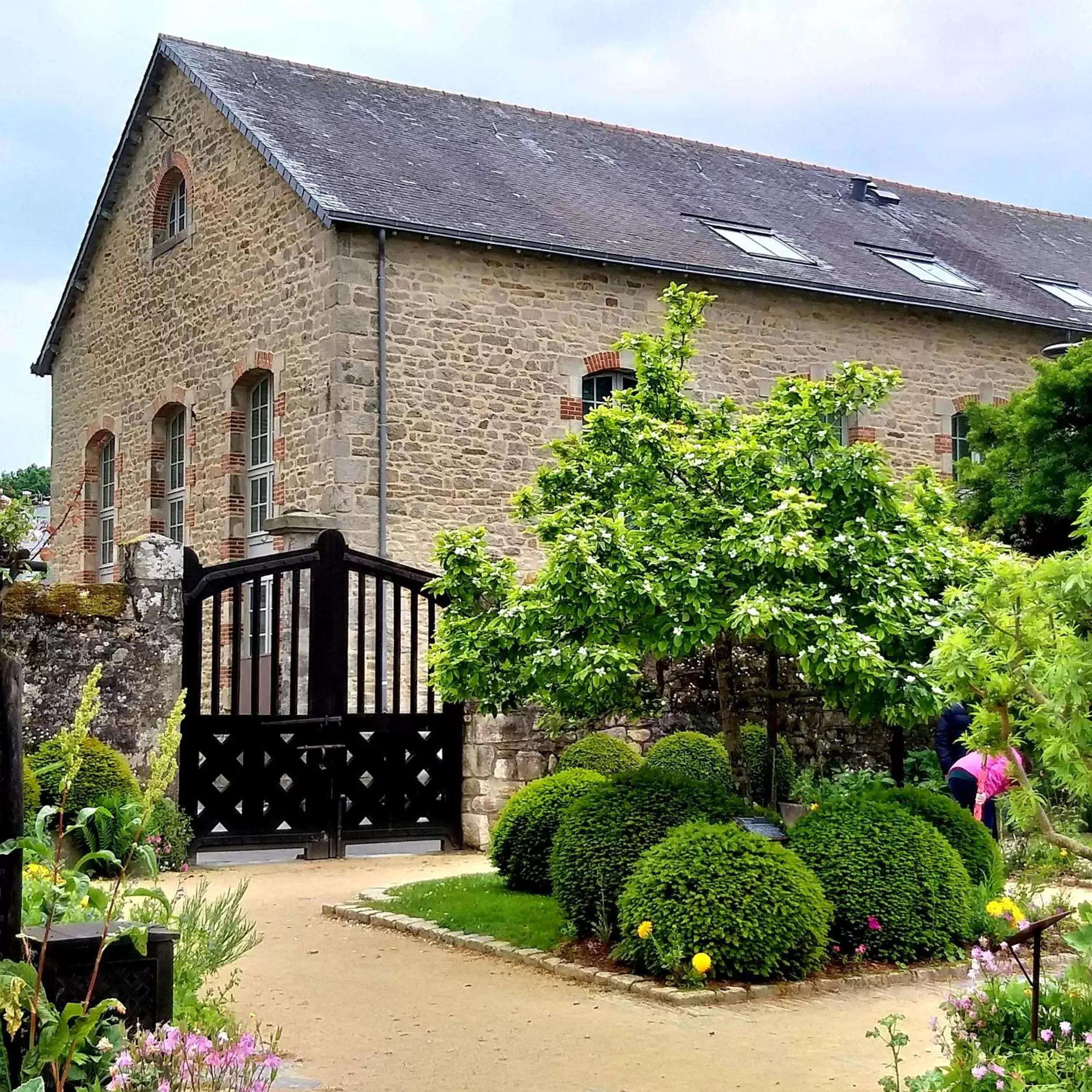 Garden view, Property Building in Hôtel Ginkgo - SPA Biloba