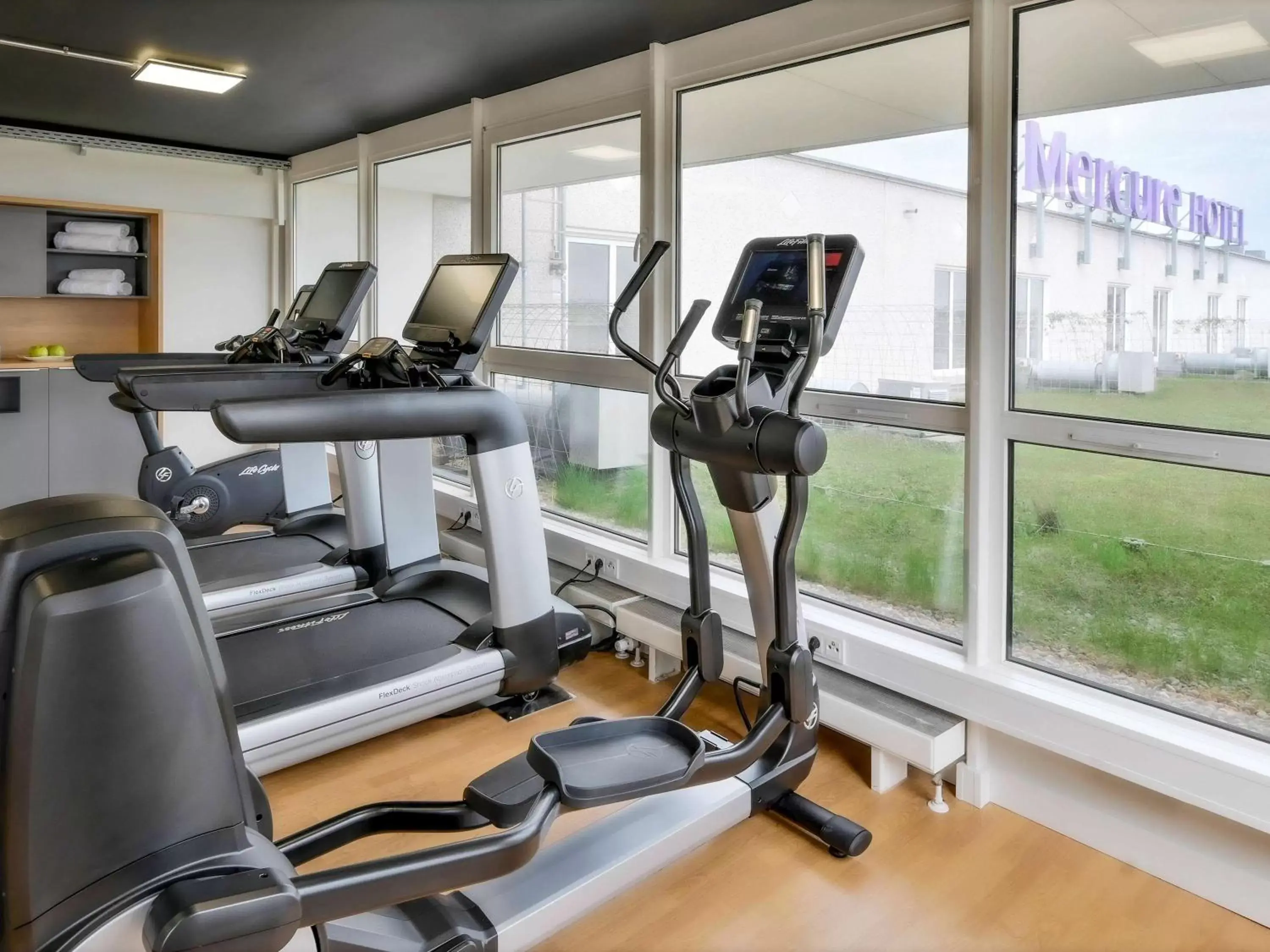 Property building, Fitness Center/Facilities in Mercure Hannover Oldenburger Allee