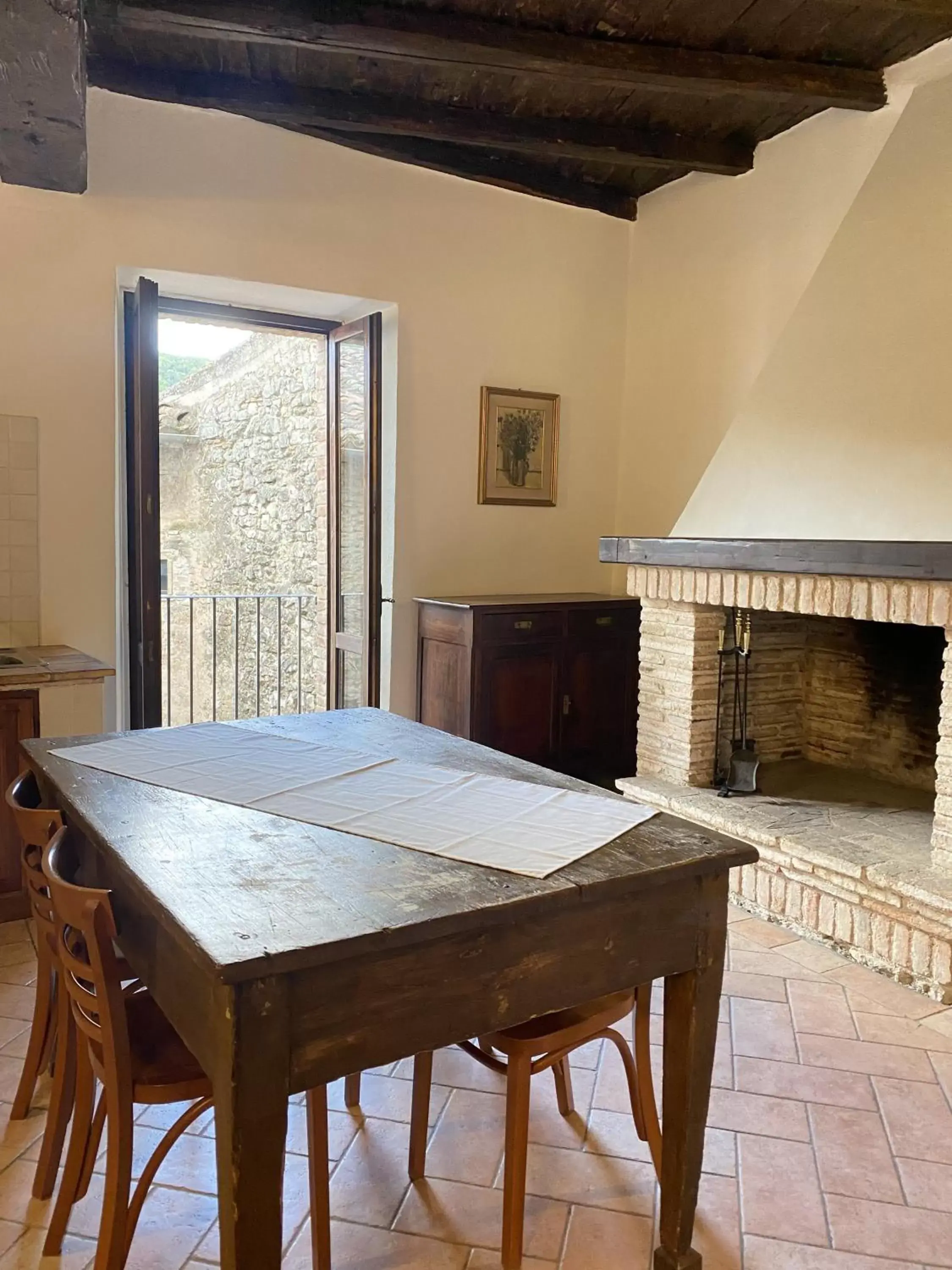 flat iron, Dining Area in Borgo San Valentino