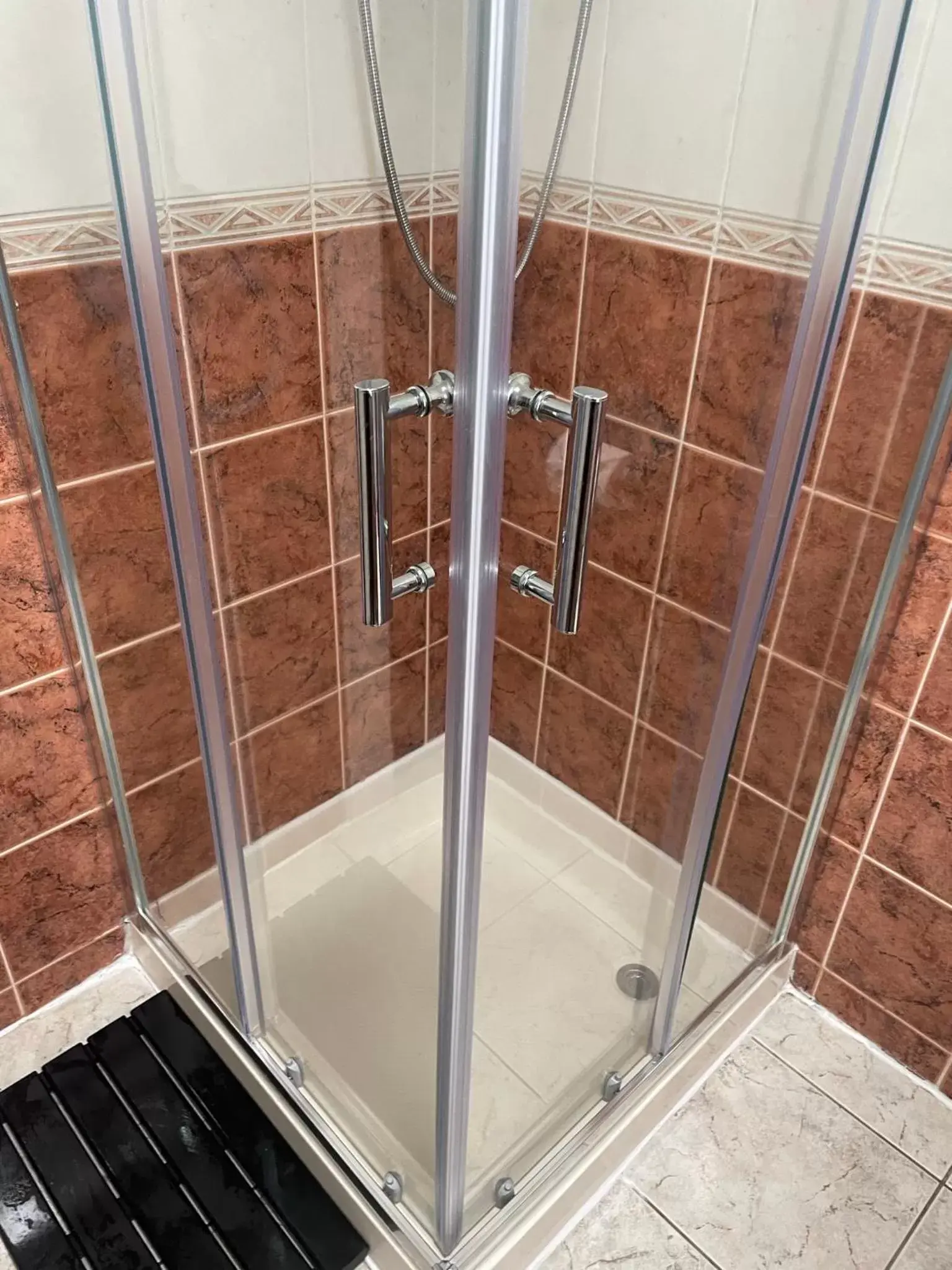 Shower, Bathroom in Navaar House Hotel
