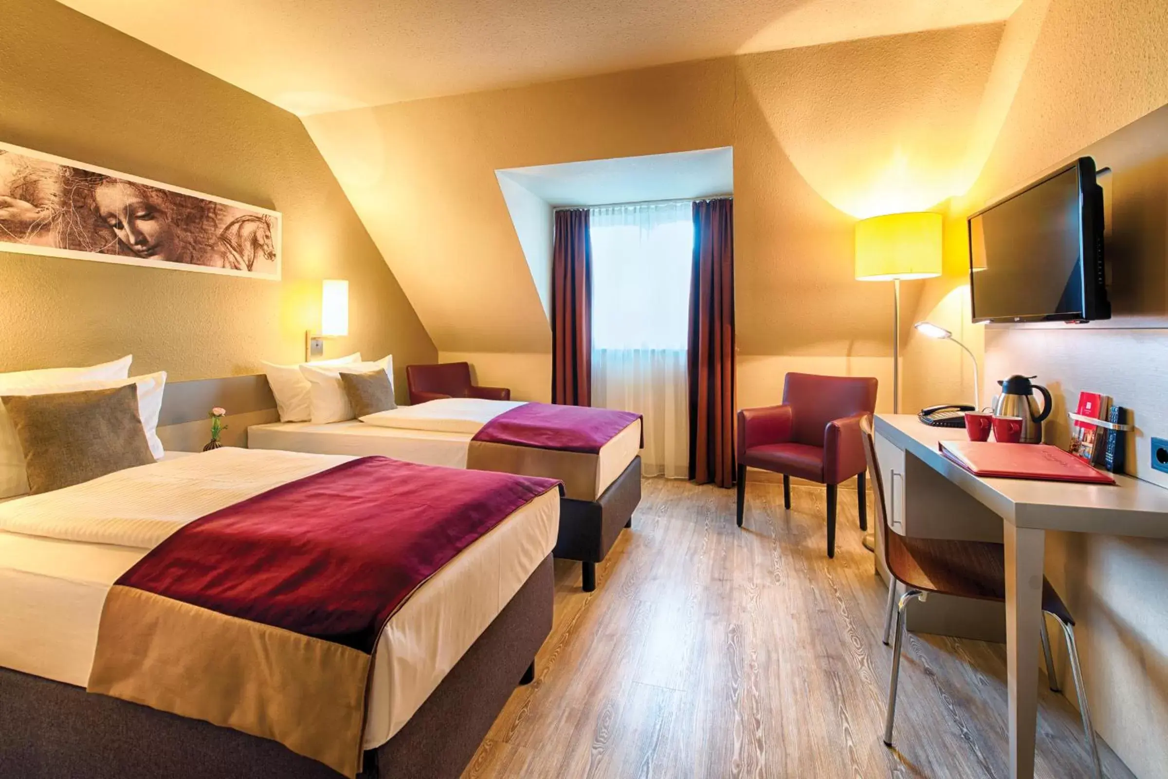 Bed in Leonardo Hotel Mannheim-Ladenburg