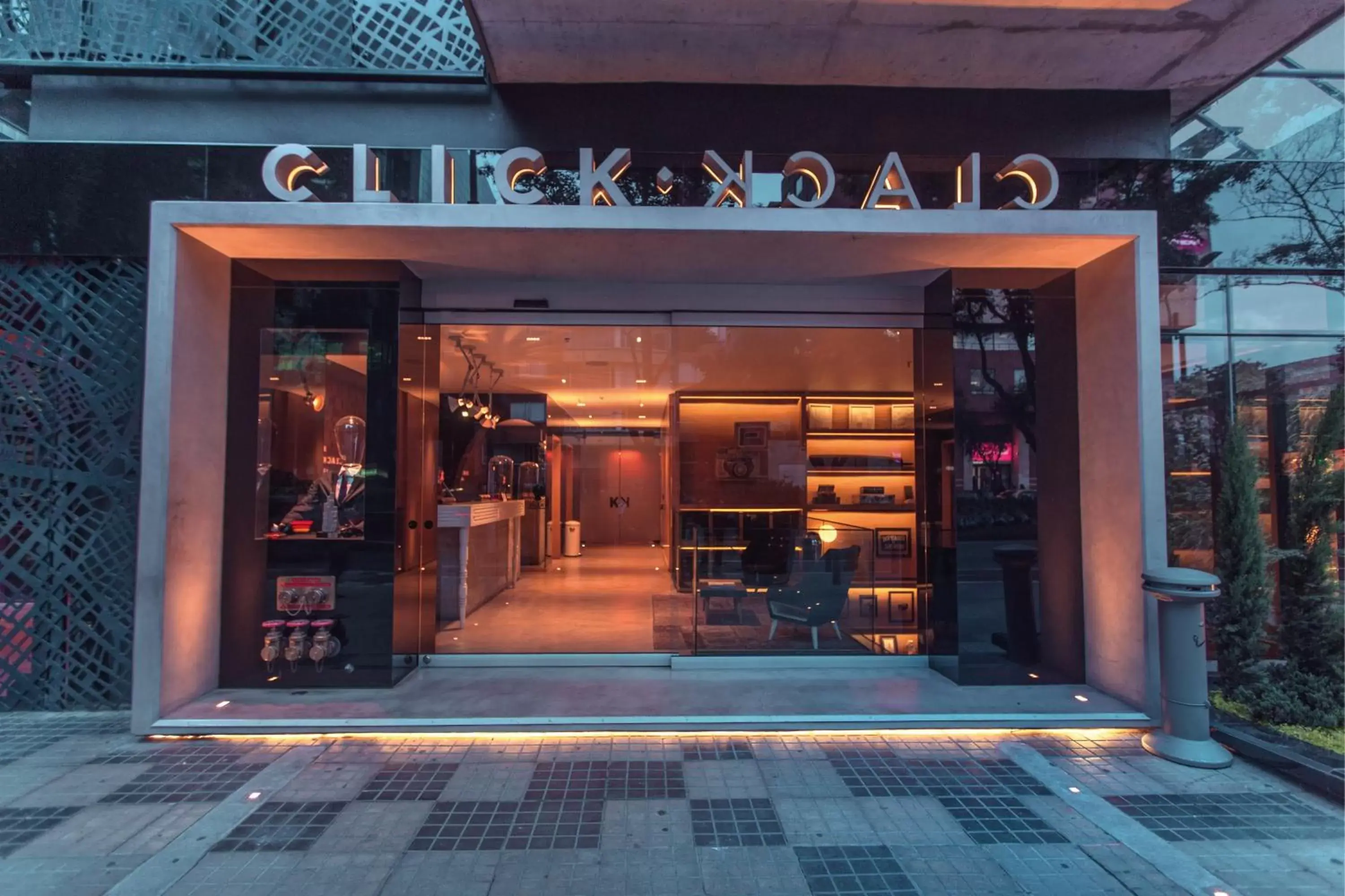 Facade/entrance in The Click Clack Hotel Bogotá