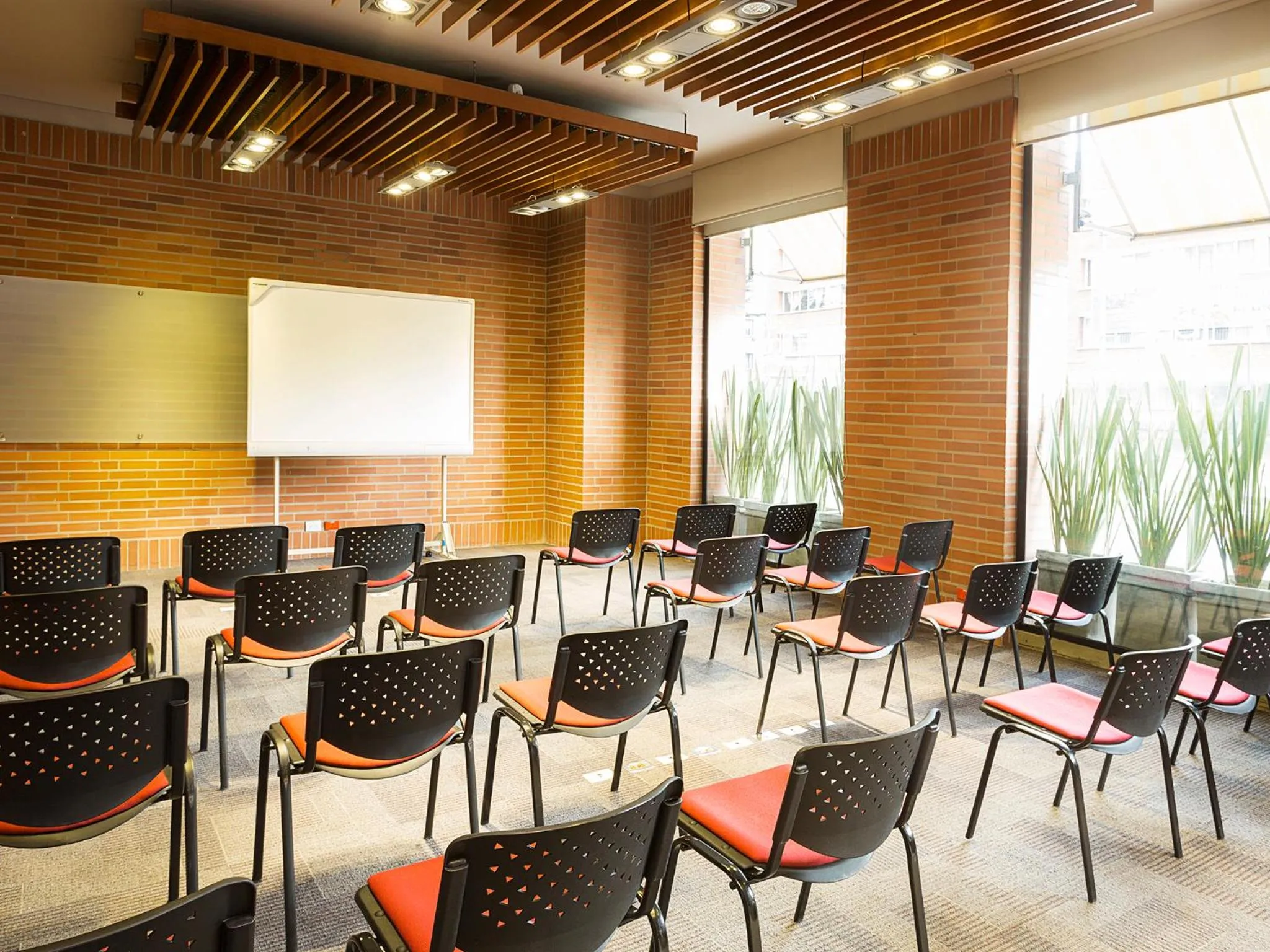 Meeting/conference room in Mercure Bogota BH Zona Financiera