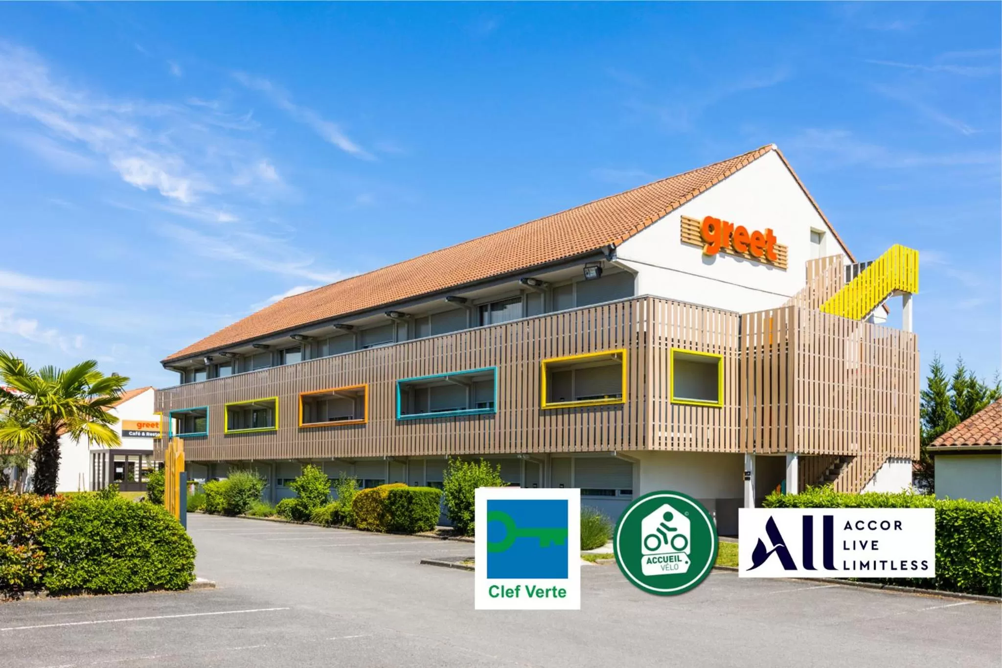 Property building in greet hôtel Angoulême