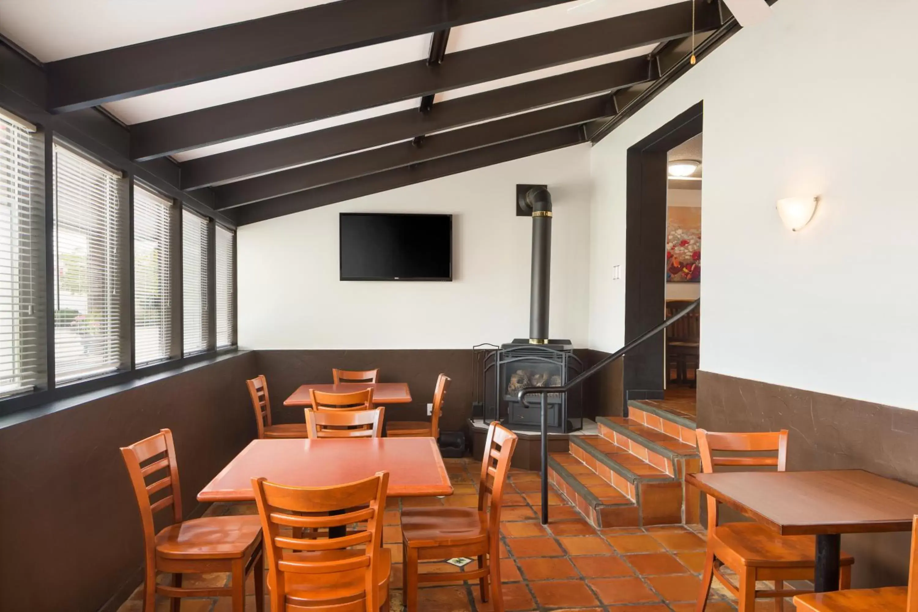 Dining area, Restaurant/Places to Eat in Days Inn by Wyndham Brantford