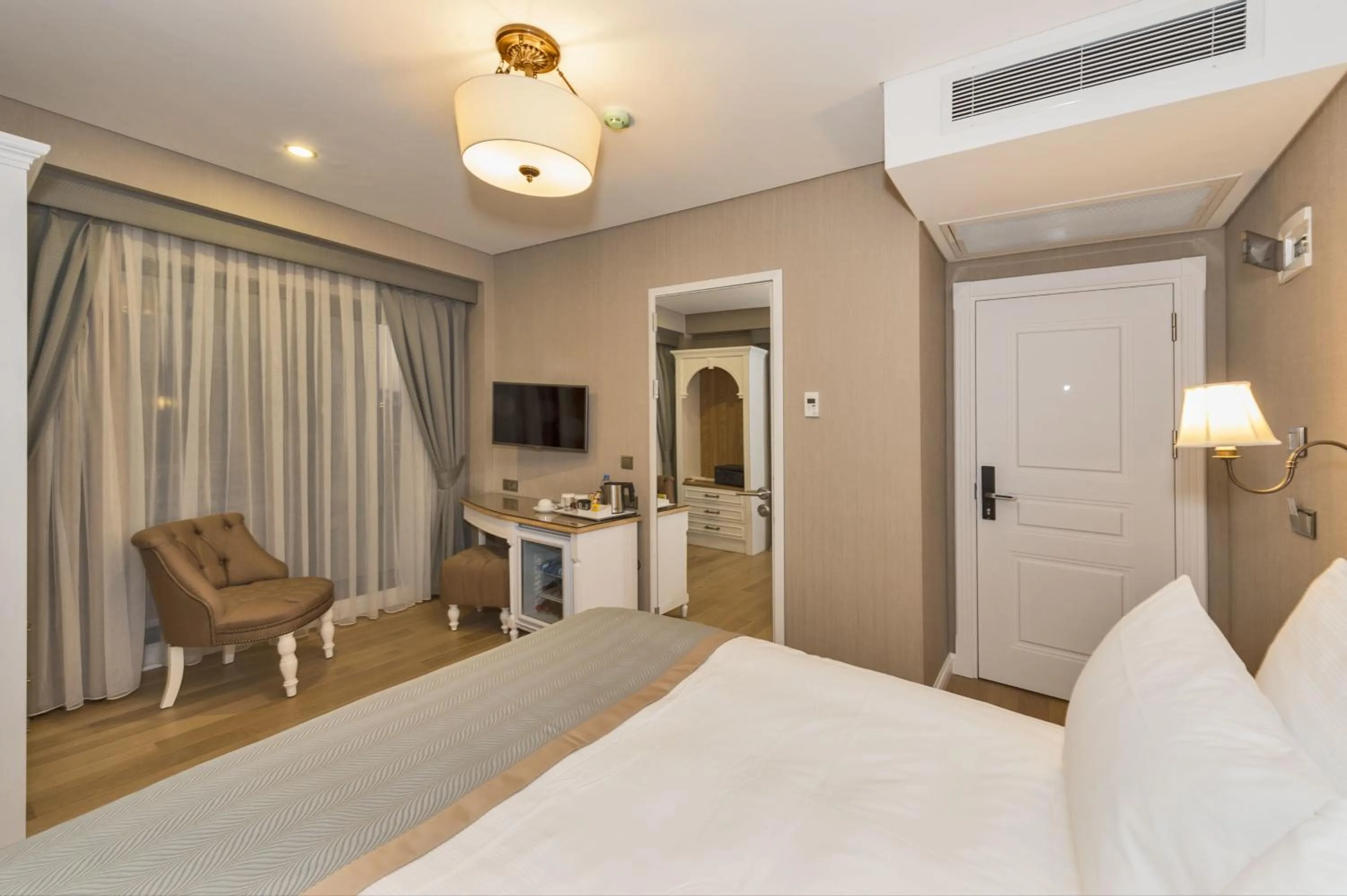 Photo of the whole room, Bed in Hanna Hotel