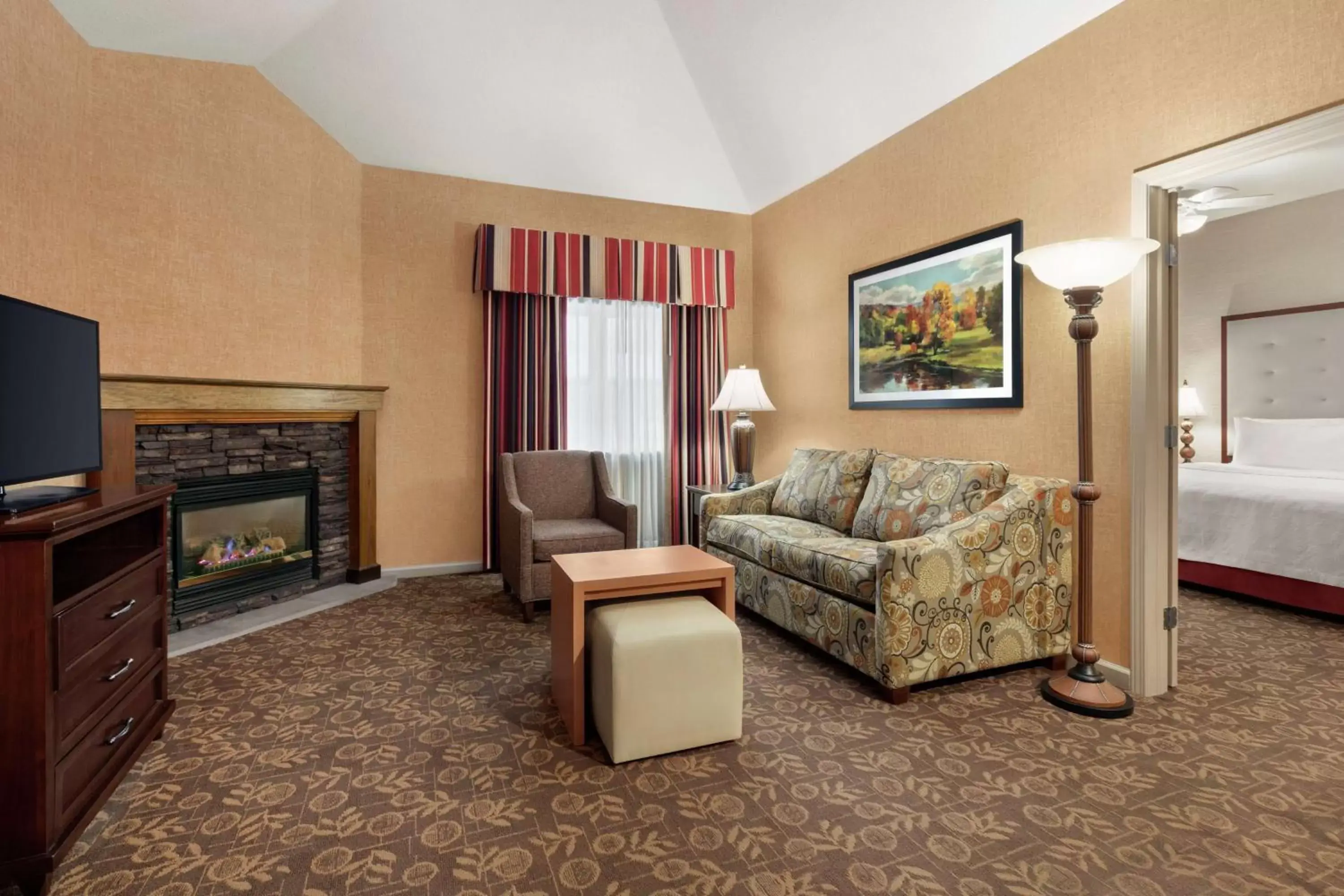 Bedroom, Seating Area in Homewood Suites Syracuse-Liverpool