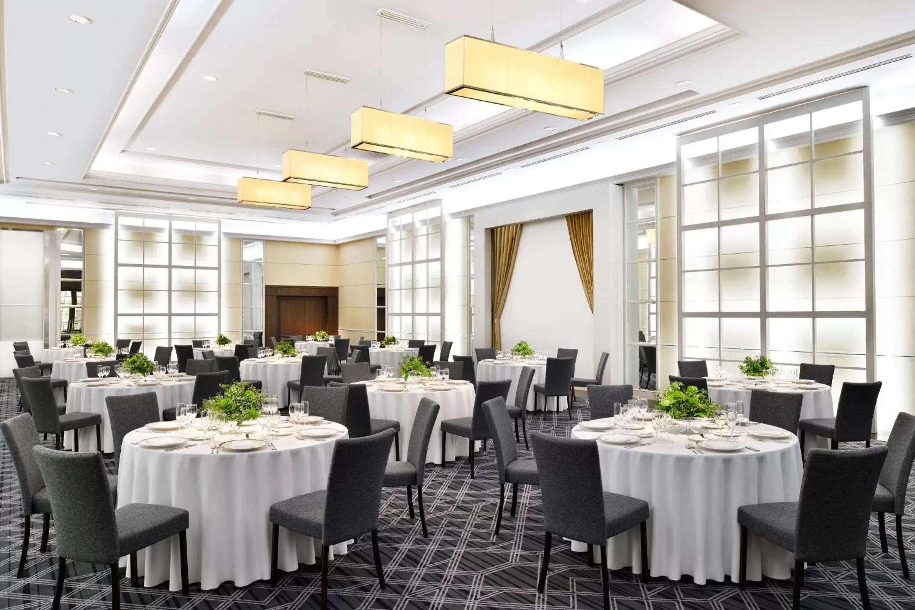 Meeting/conference room, Restaurant/Places to Eat in Sheraton Grande Tokyo Bay Hotel