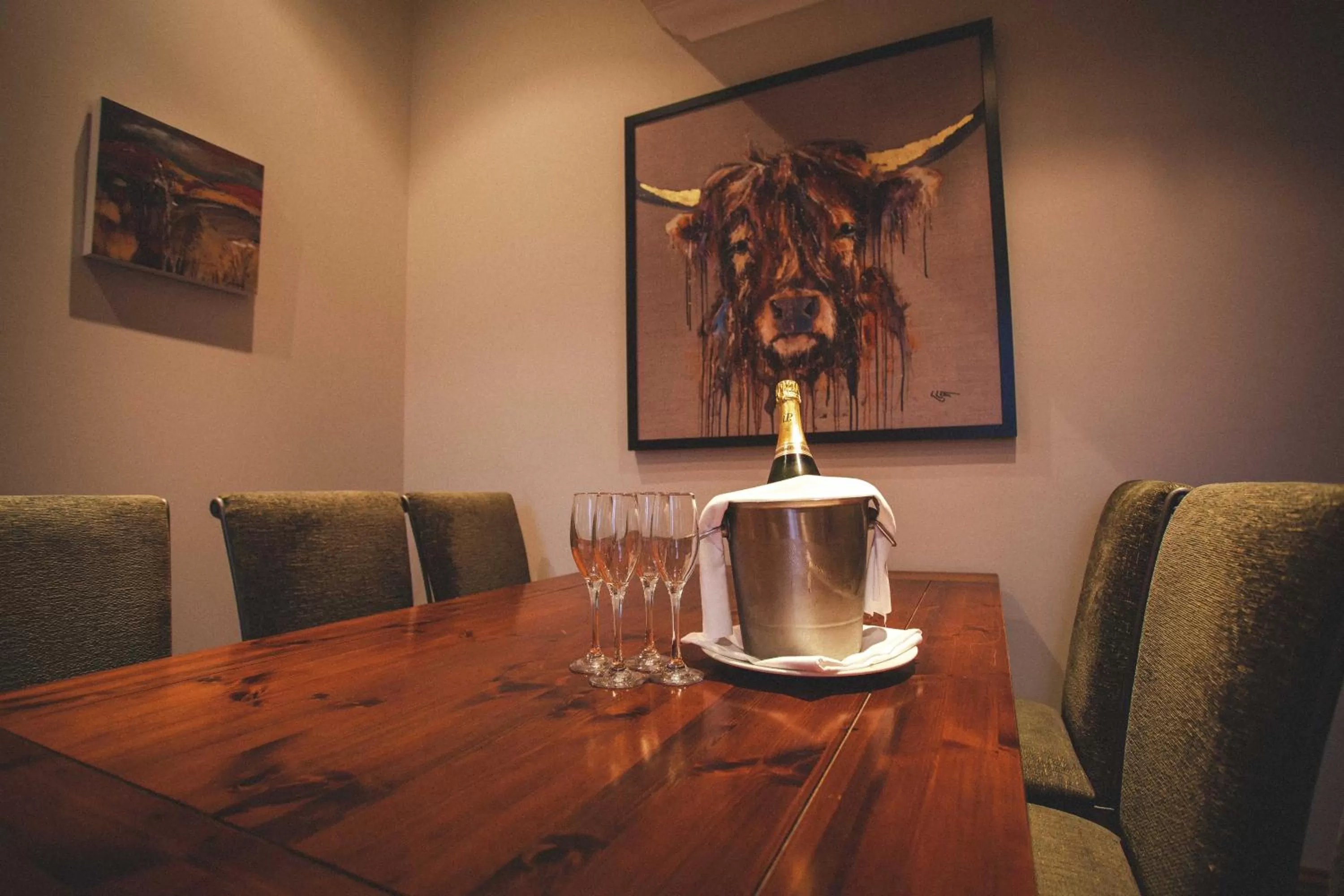 Dining area in Meldrum House Hotel Golf And Country Estate