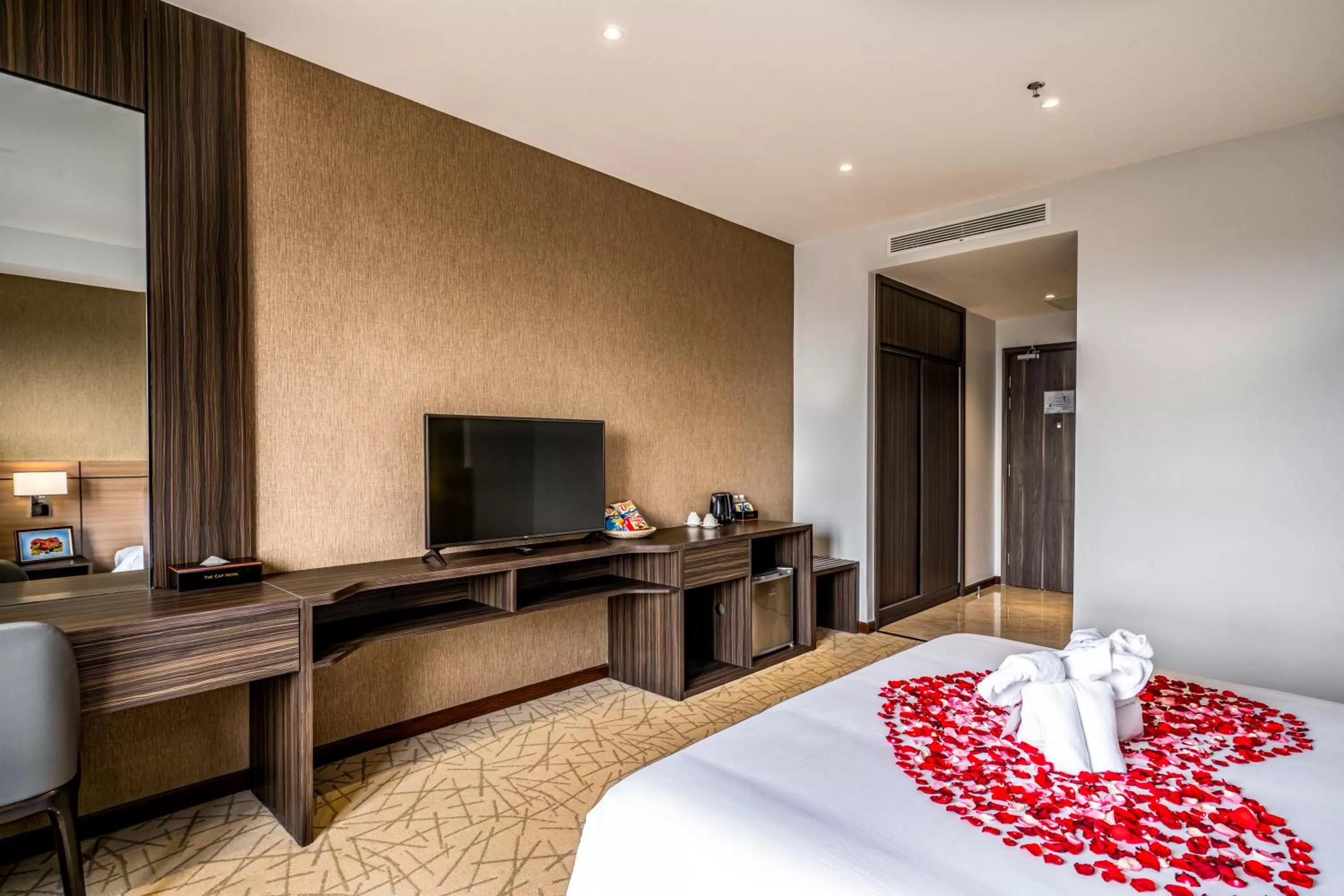 Bed in The Cap Hotel