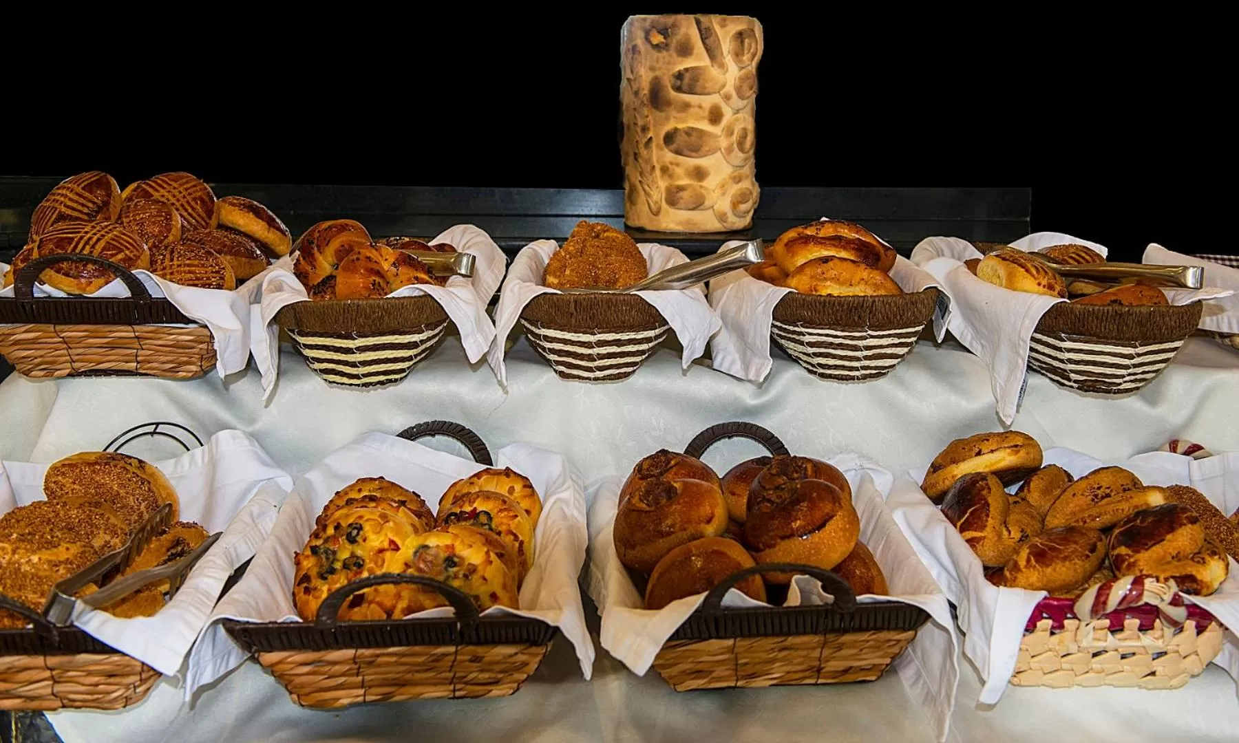 Restaurant/places to eat in Iris Hotel & Spa