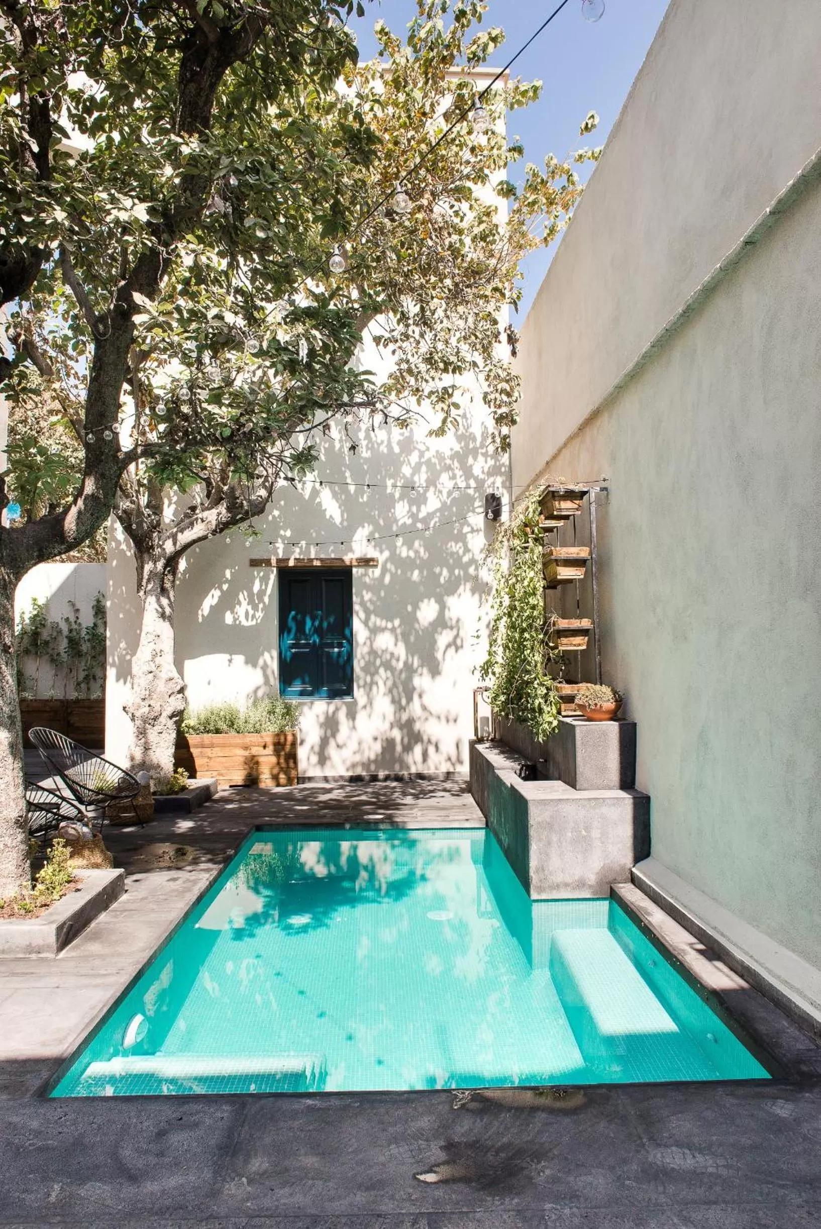 Swimming pool in Antigua Trece Hotel Fusión