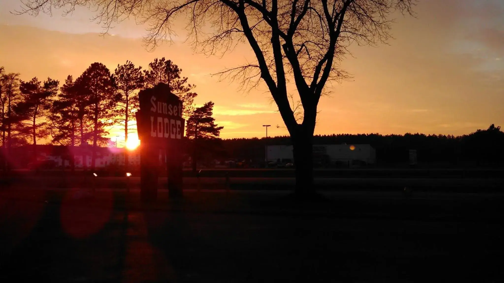 Sunrise/Sunset in Sunset Lodge Escanaba