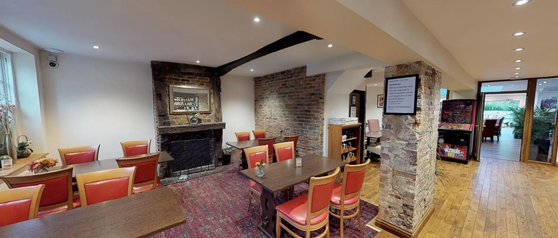 Lounge or bar, Restaurant/Places to Eat in The Castle Inn Hotel