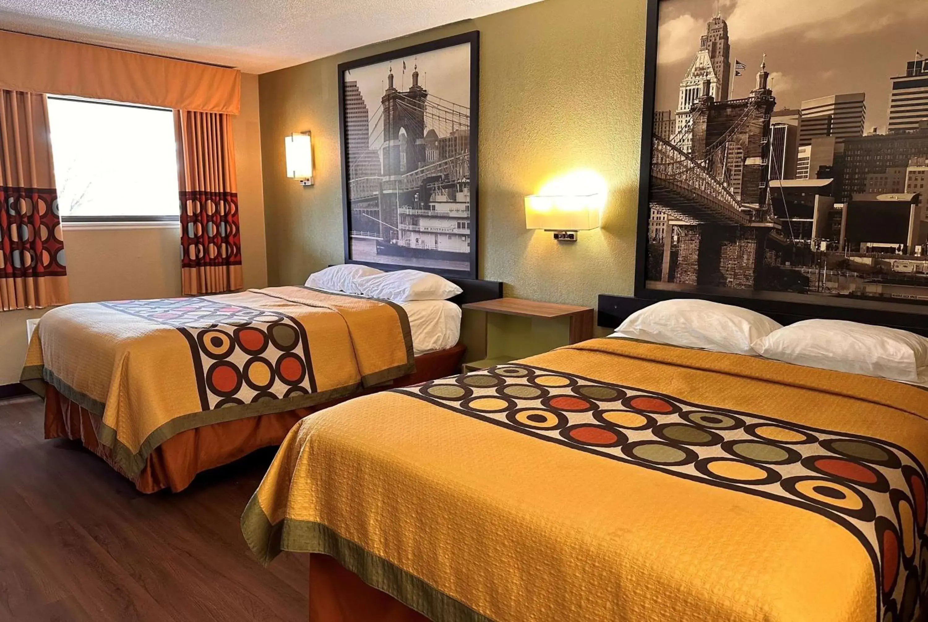 Photo of the whole room, Bed in Super 8 by Wyndham Cincinnati-Springdale OH