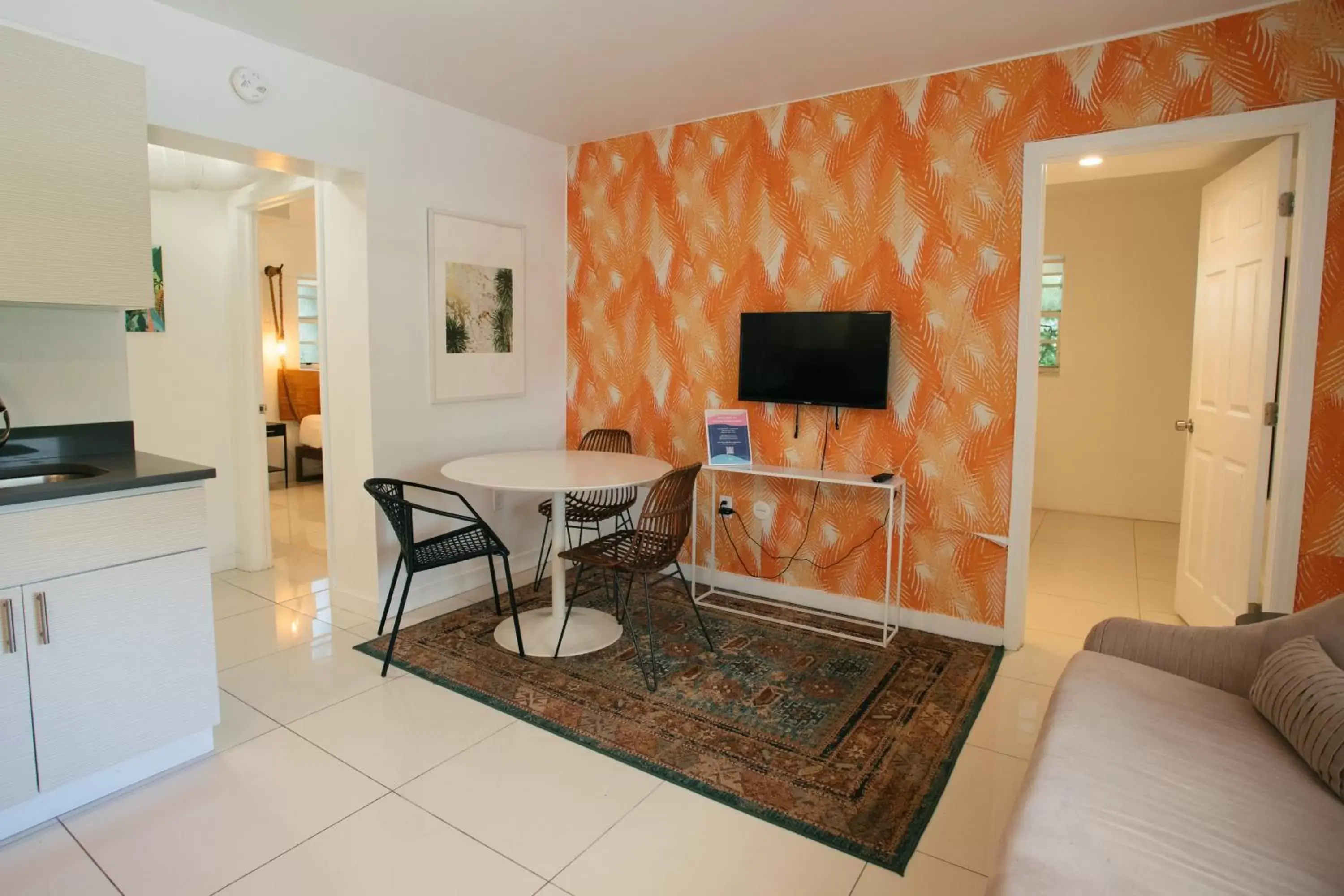 Living room, TV/Entertainment Center in Selina Miami River