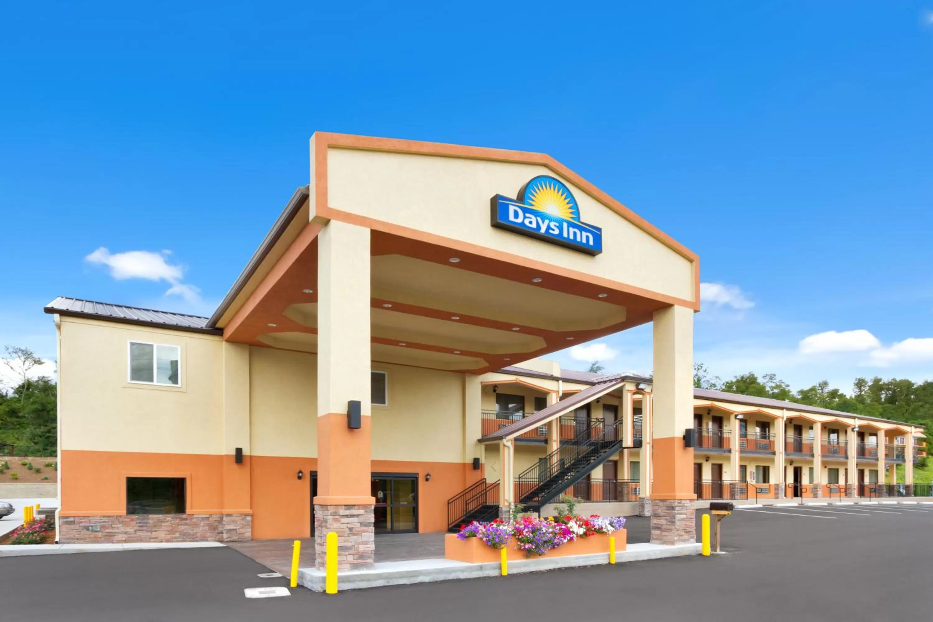 Property building in Days Inn by Wyndham Fultondale