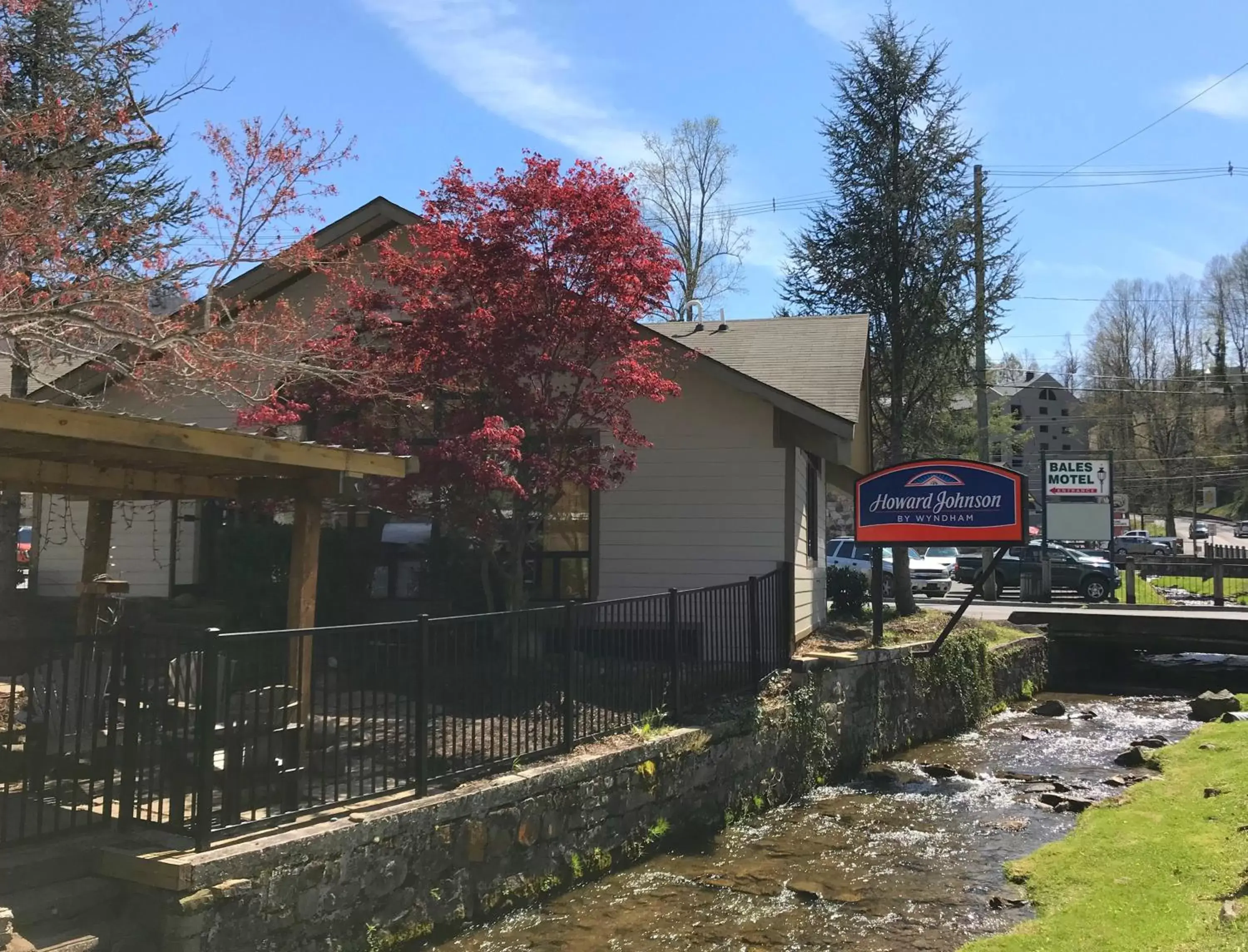 Facade/entrance, Property Building in Howard Johnson by Wyndham Downtown Gatlinburg