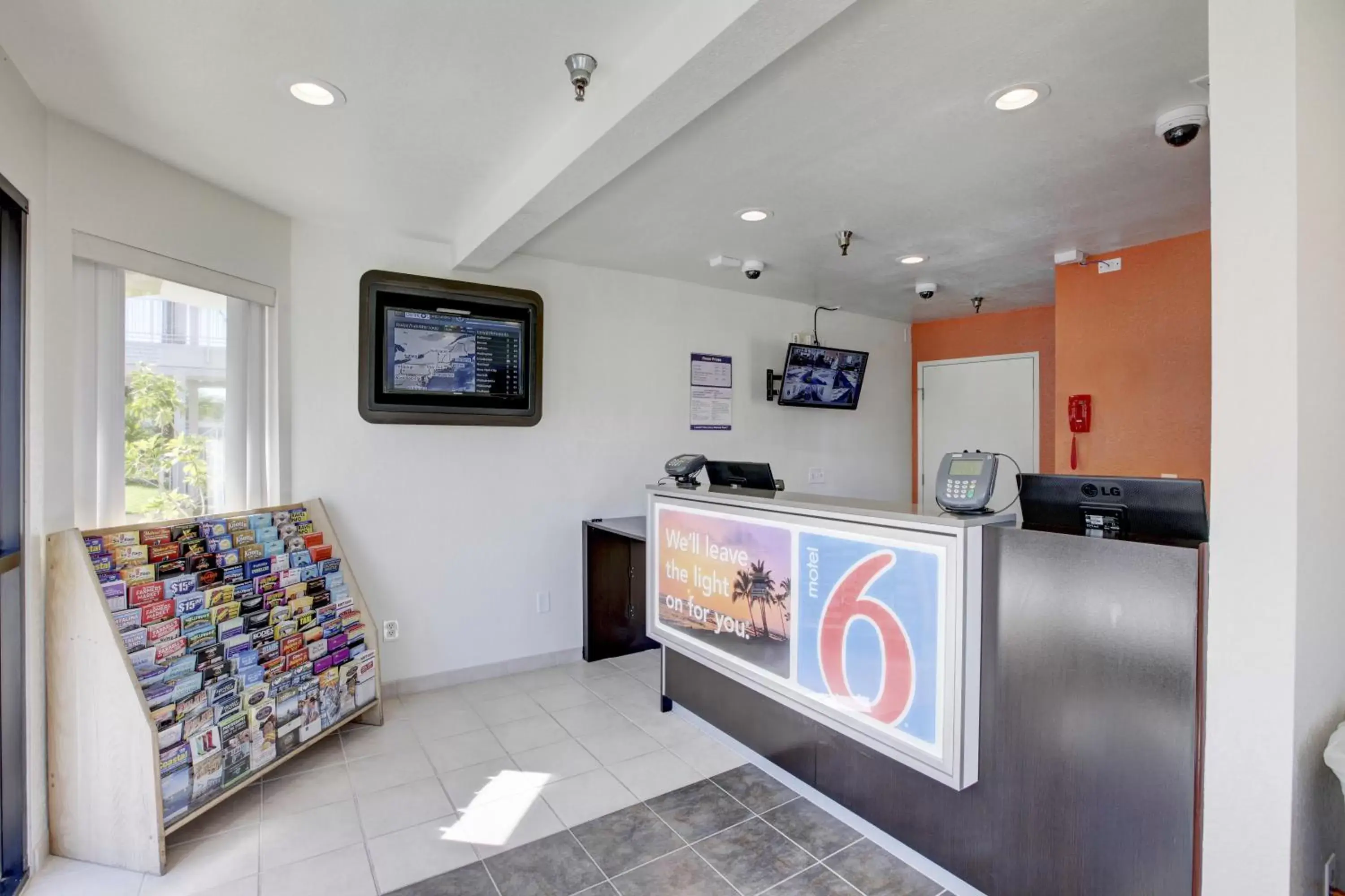 Lobby or reception, Lobby/Reception in Motel 6-Westminster, CA - North