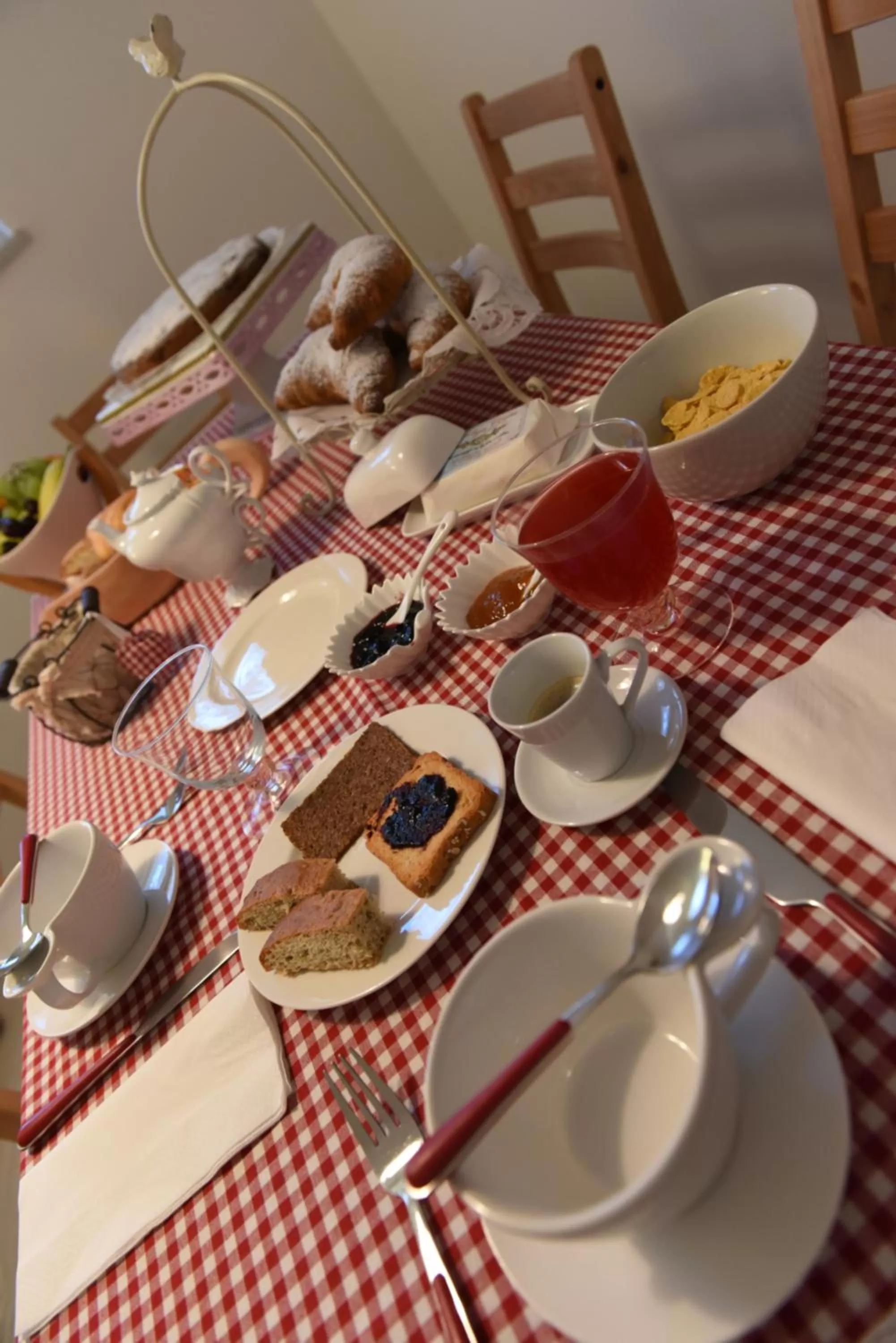 Italian breakfast in B&B Magiré