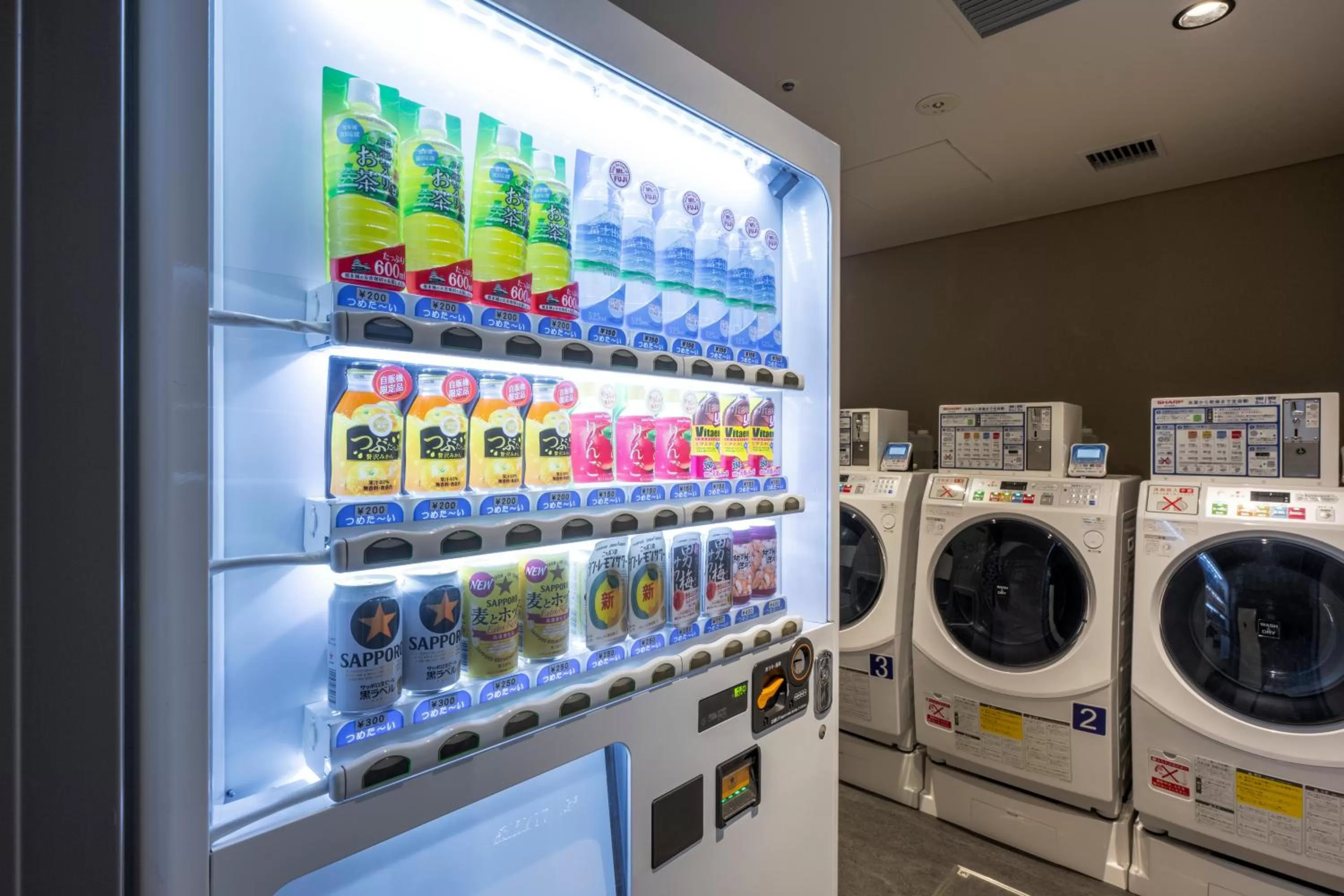 vending machine in HOTEL AMANEK Shinjuku Kabukicho