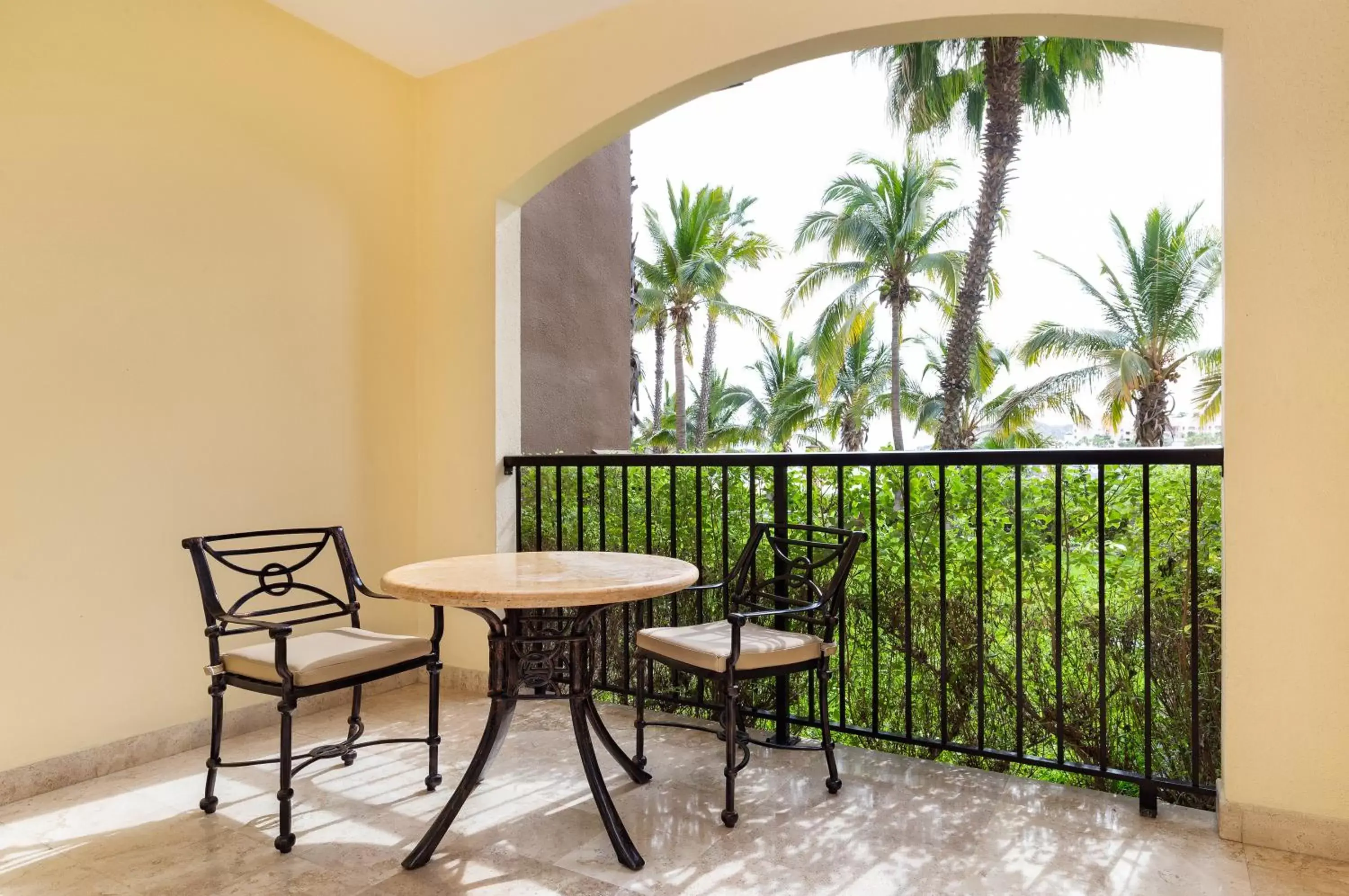 Garden view, Balcony/Terrace in Villa del Arco Beach Resort & Spa