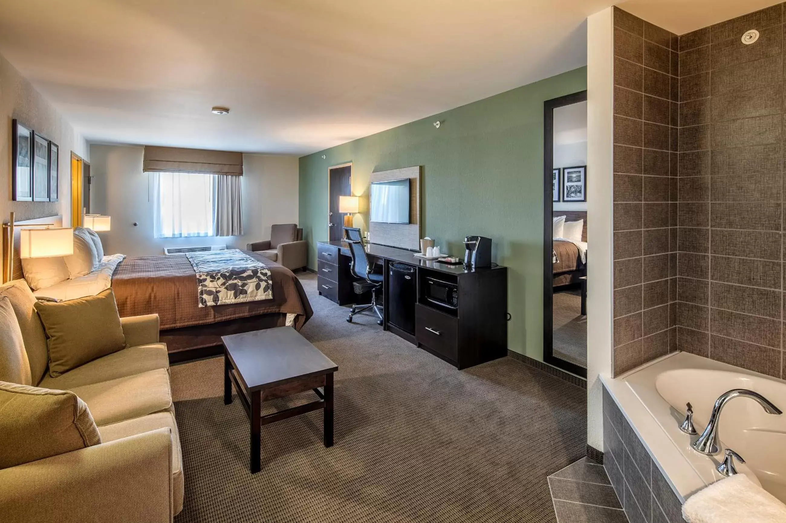 Hot Tub in Sleep Inn & Suites East Syracuse